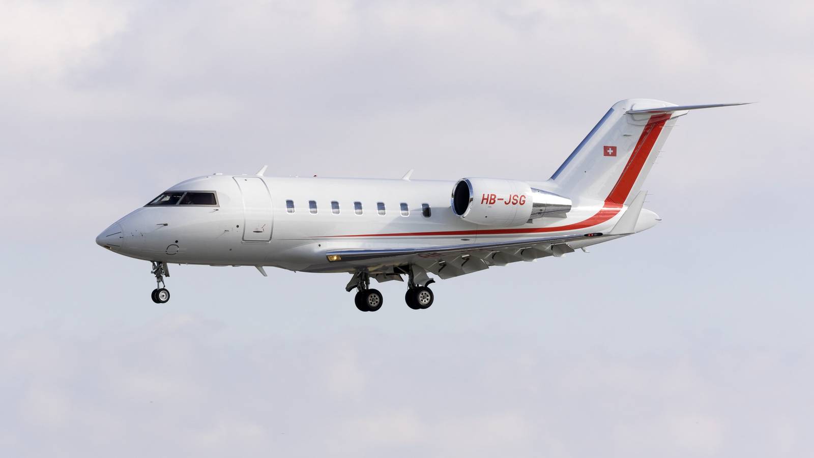 Bombardier Challenger 604 Vs Challenger 605: 5 Key Differences