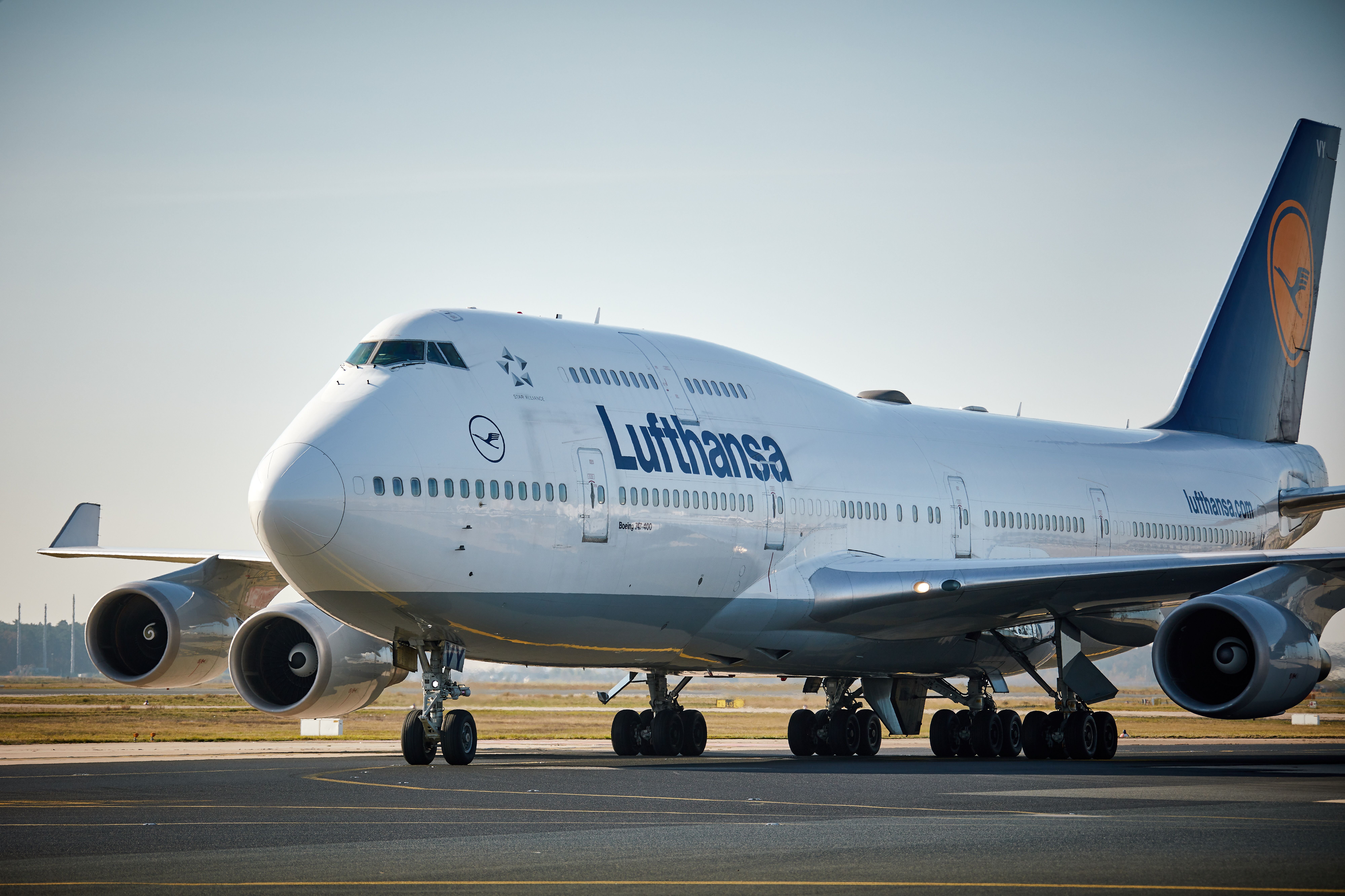 LH ルフトハンザ航空 Aviationtag B747-400 4K] Lufthansa Boeing 747-430 [D-ABVW] at Kansai Airport