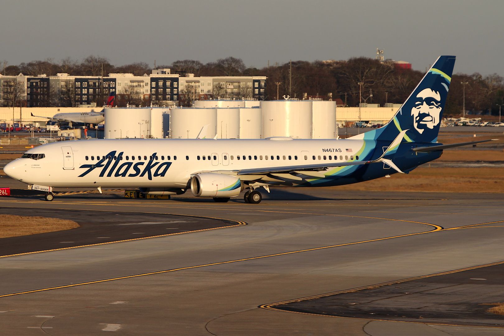 Alaska Airlines Passenger Charged With Assault For Alleged Stabbing On Flight