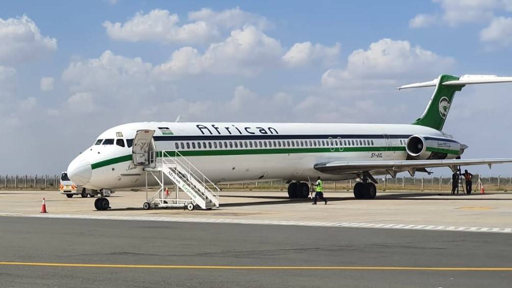 African McDonnell Douglas MD-80 Suffers Severe Damage During Landing