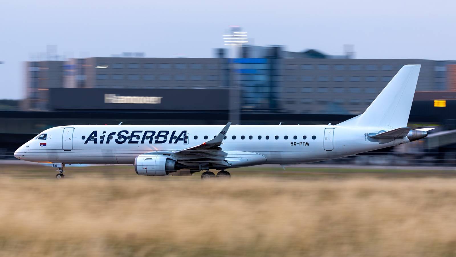 Marathon Airlines E195 Crew Failed To Properly Assess Takeoff Parameters Before Hitting An Object at Belgrade