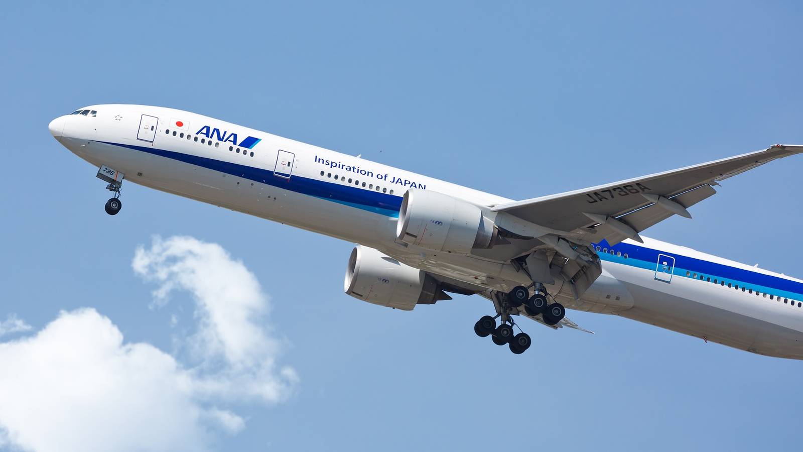 The Factors That Set The Boeing 777-300ER Apart From The Standard 777-300