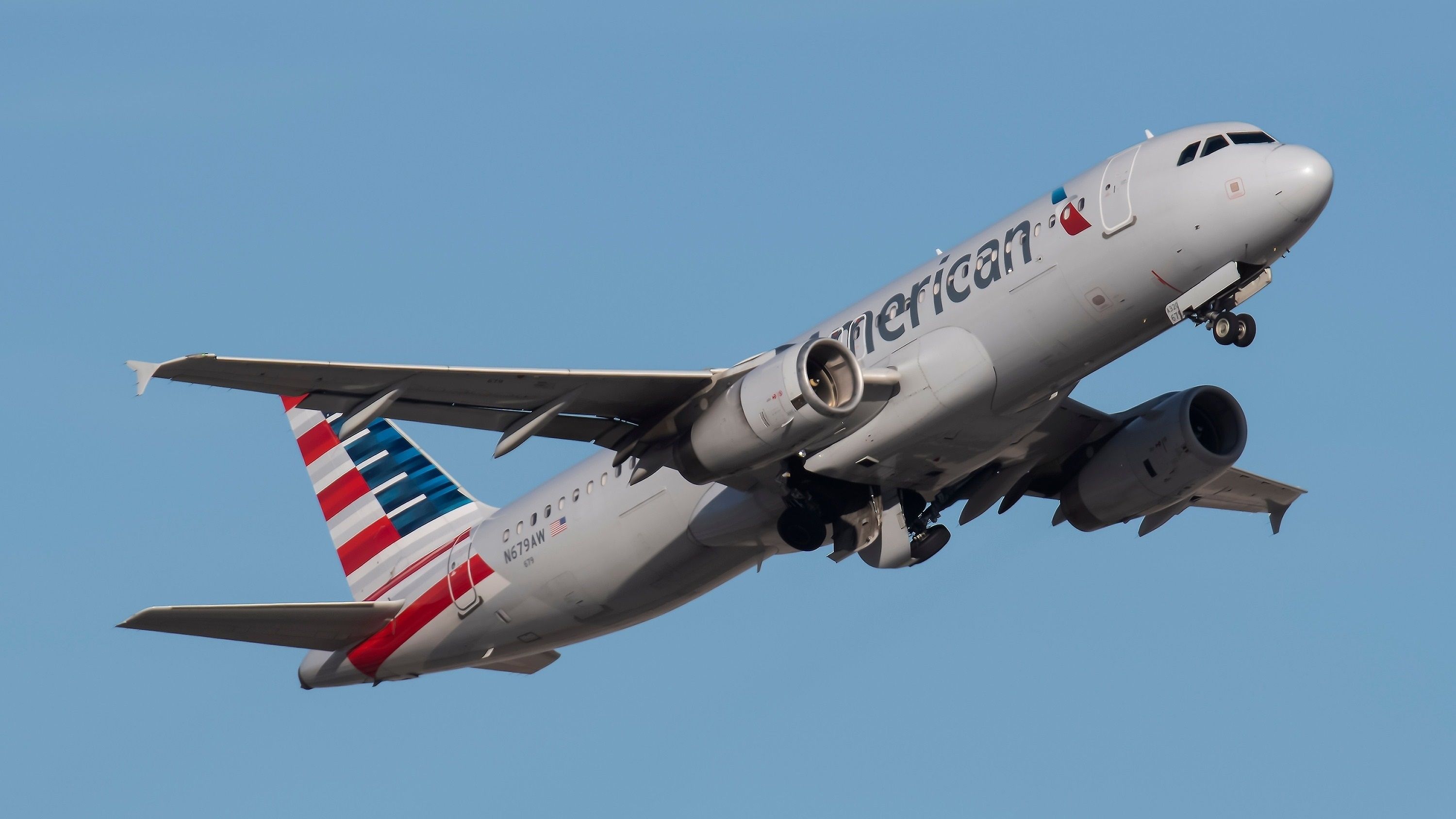 26-Year-Old American Airlines Airbus A320 Diverts To Tulsa After