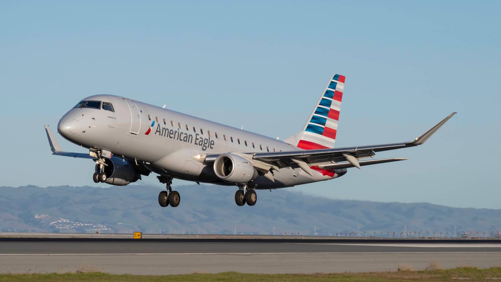American Airlines & Delta Air Lines To End Two Intra-California Routes