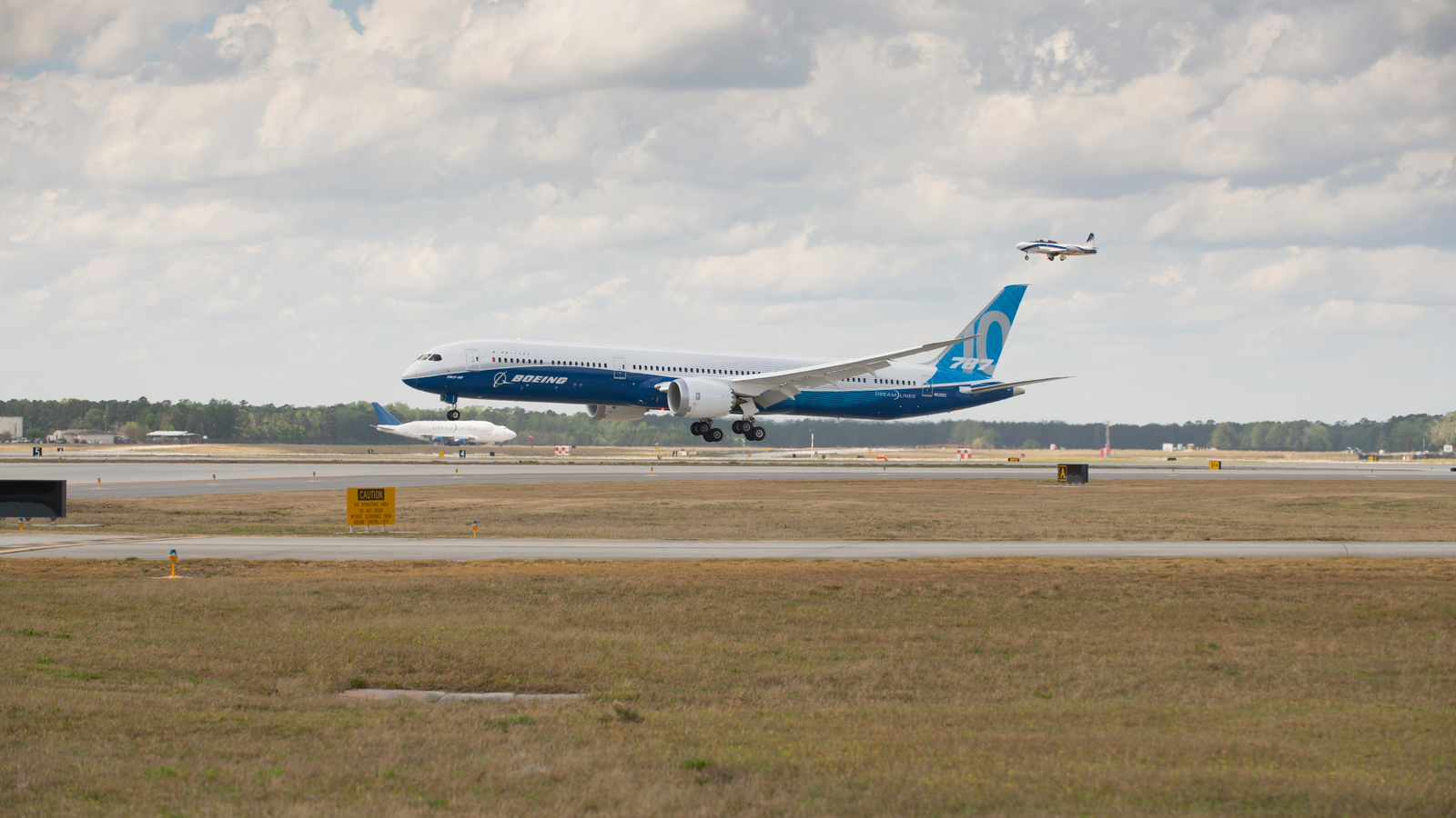 Could Boeing Replace The 777-8 With a 787-10ER?