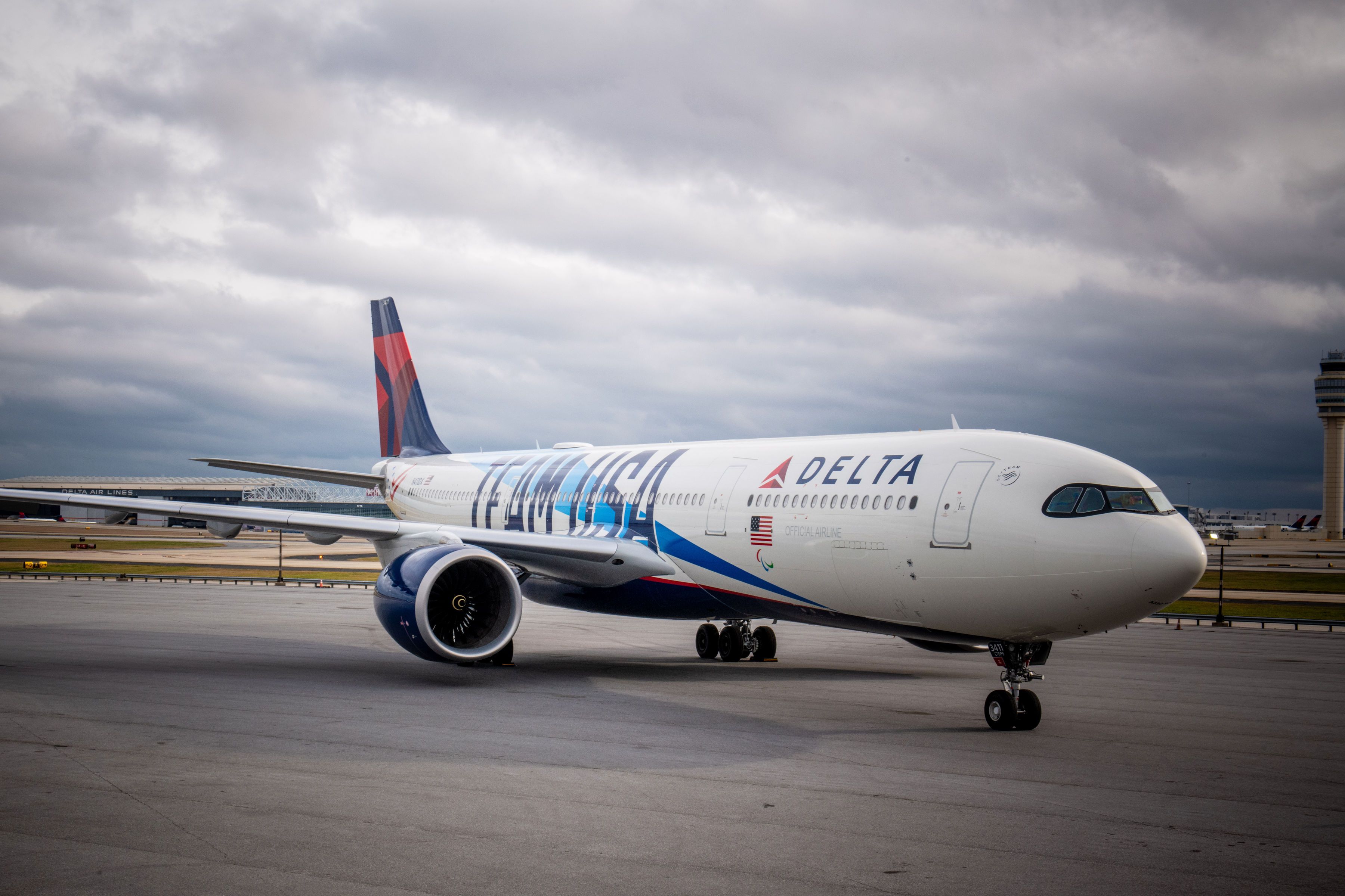 Wow: Retiring Delta Air Lines Captain Charters Entire Airbus A330neo To ...