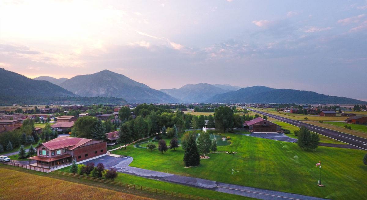 Cool: Top 5 Stunning Homes With Private Plane Landing Strips