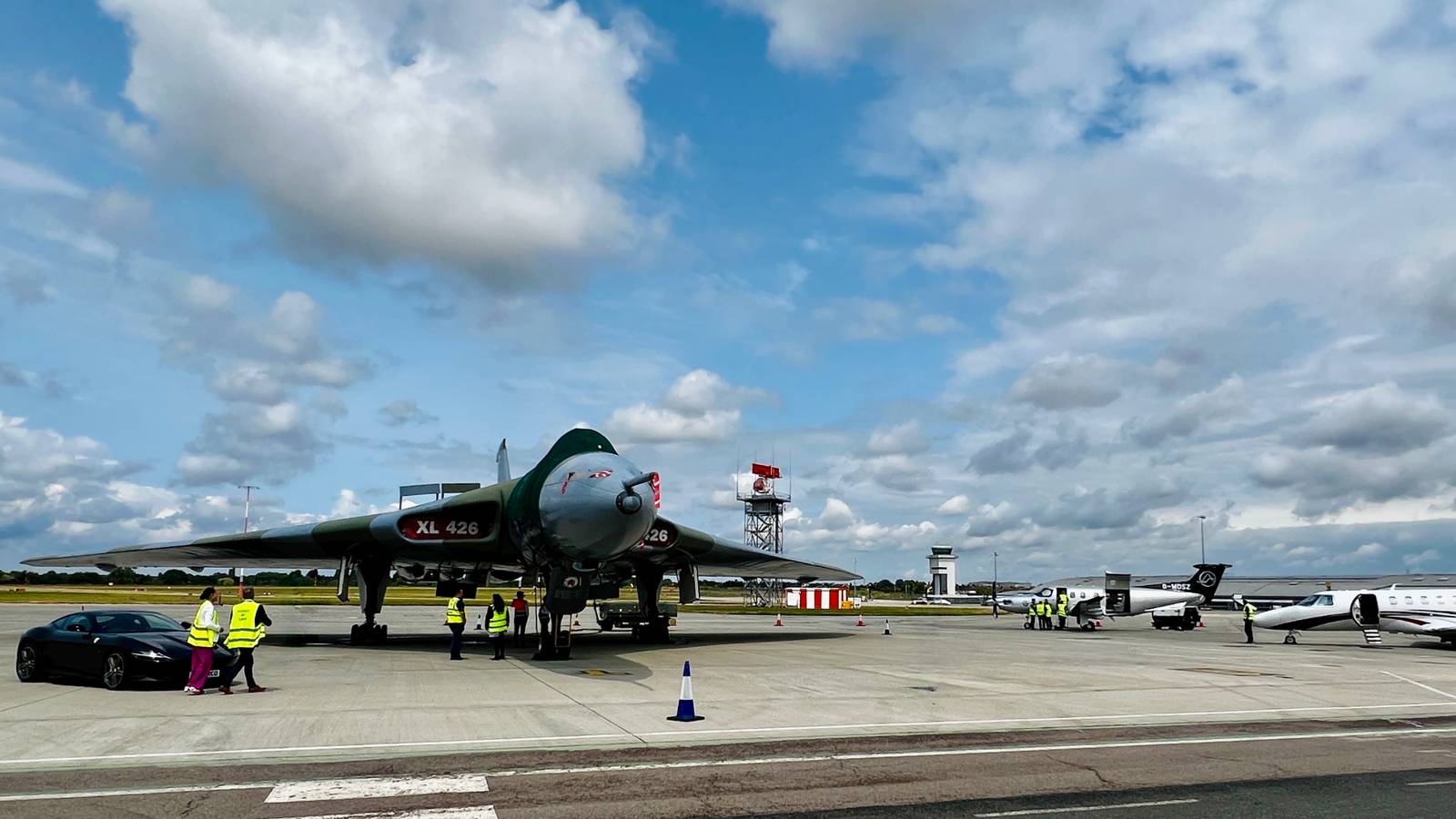Which UK Commercial Airports Have Preserved Avro Vulcans On Display?