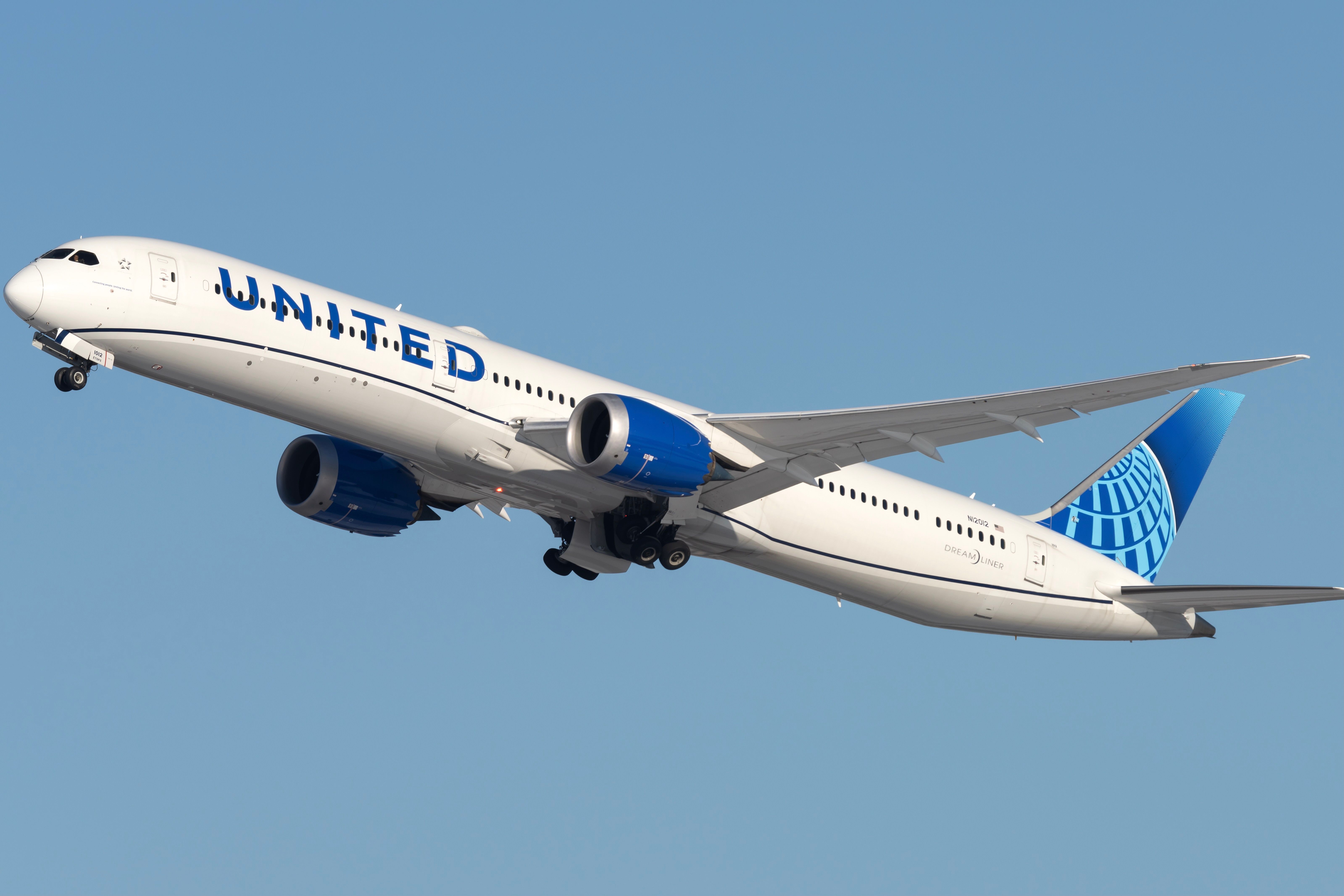 United Airlines Launches Month-Long Buy Miles 100% Bonus Sale