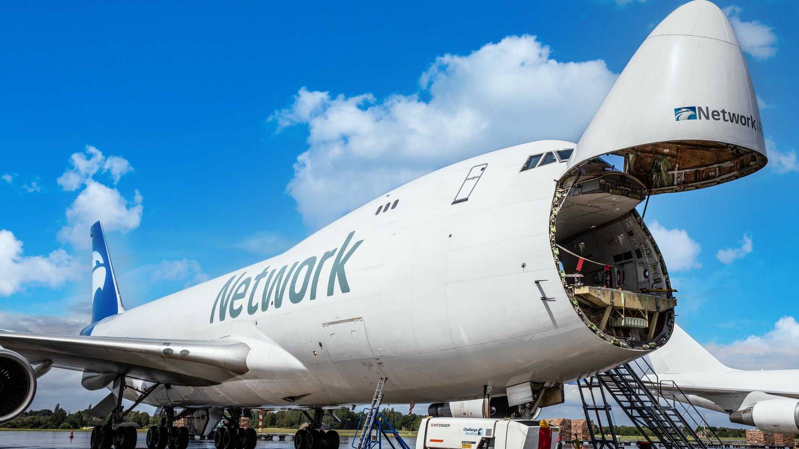 TAAG & NAM Renew Long Term Boeing 747-400 Freighter Agreement