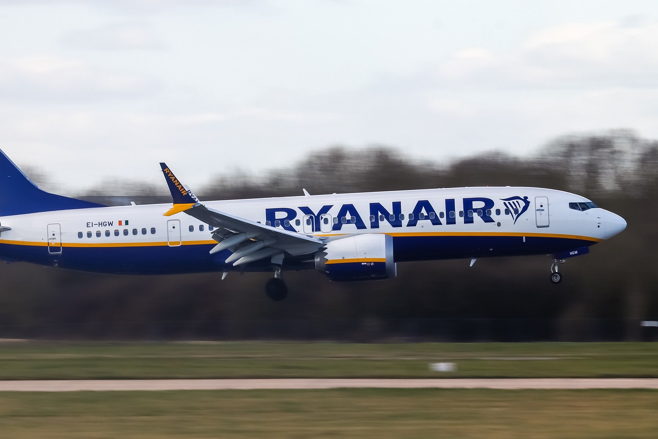 Friends Again: Ryanair & Travel Agency On The Beach Launch New Partnership