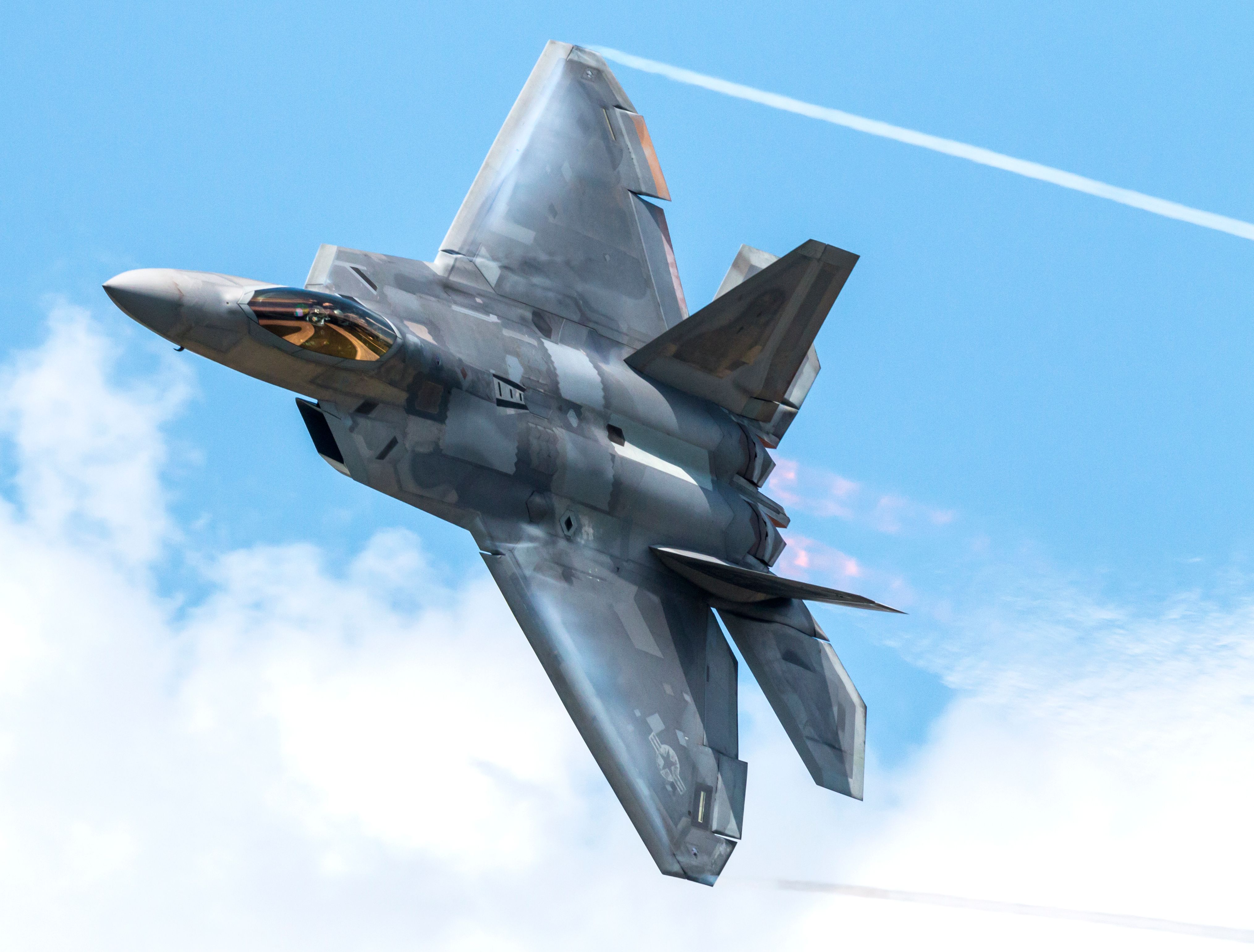 USAF F-22 Raptor Squadrons Land On Okinawa To Replace Retired F-15