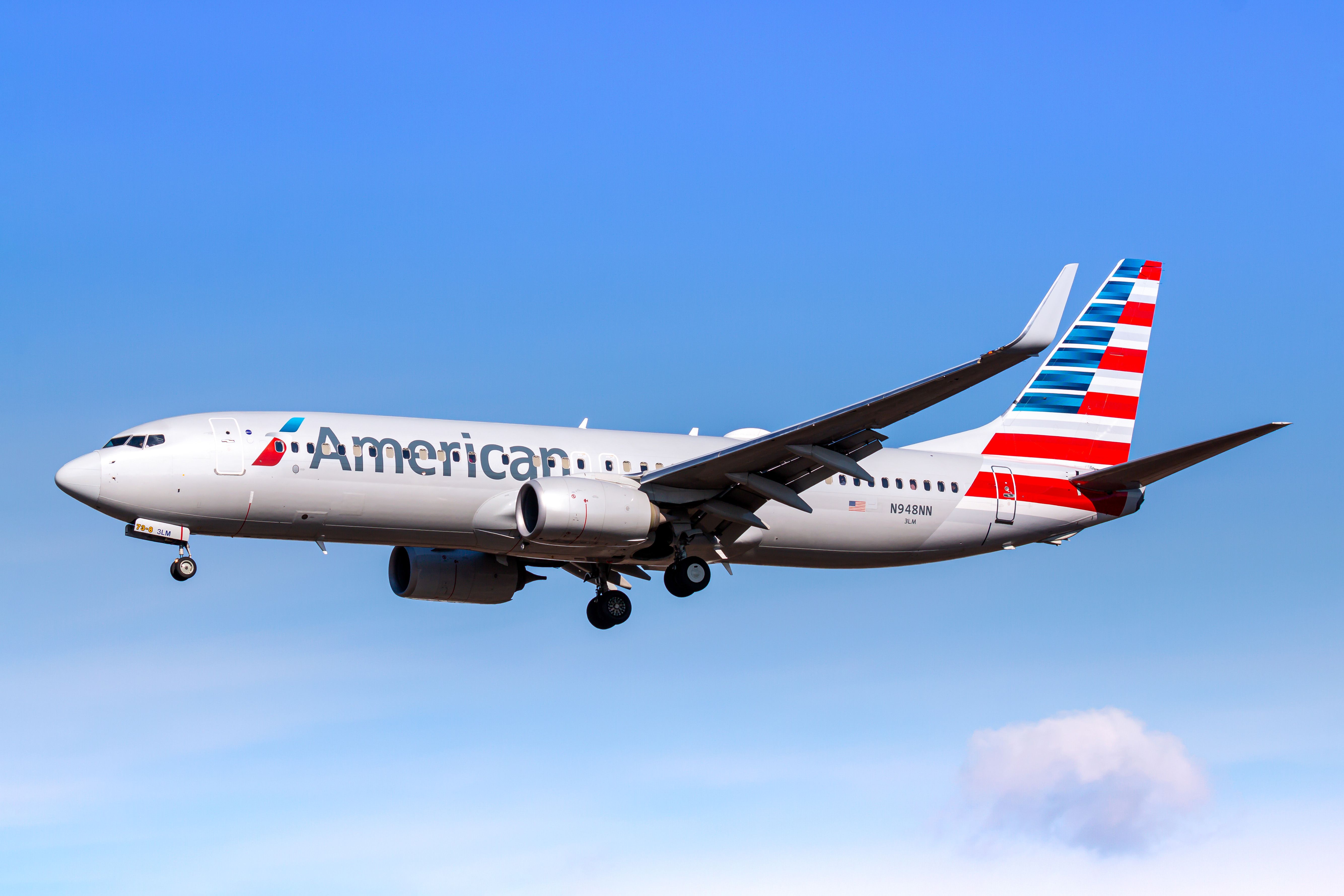 American Airlines Boeing 737 Returns To Albuquerque After Passenger Tries To Open Aircraft Door