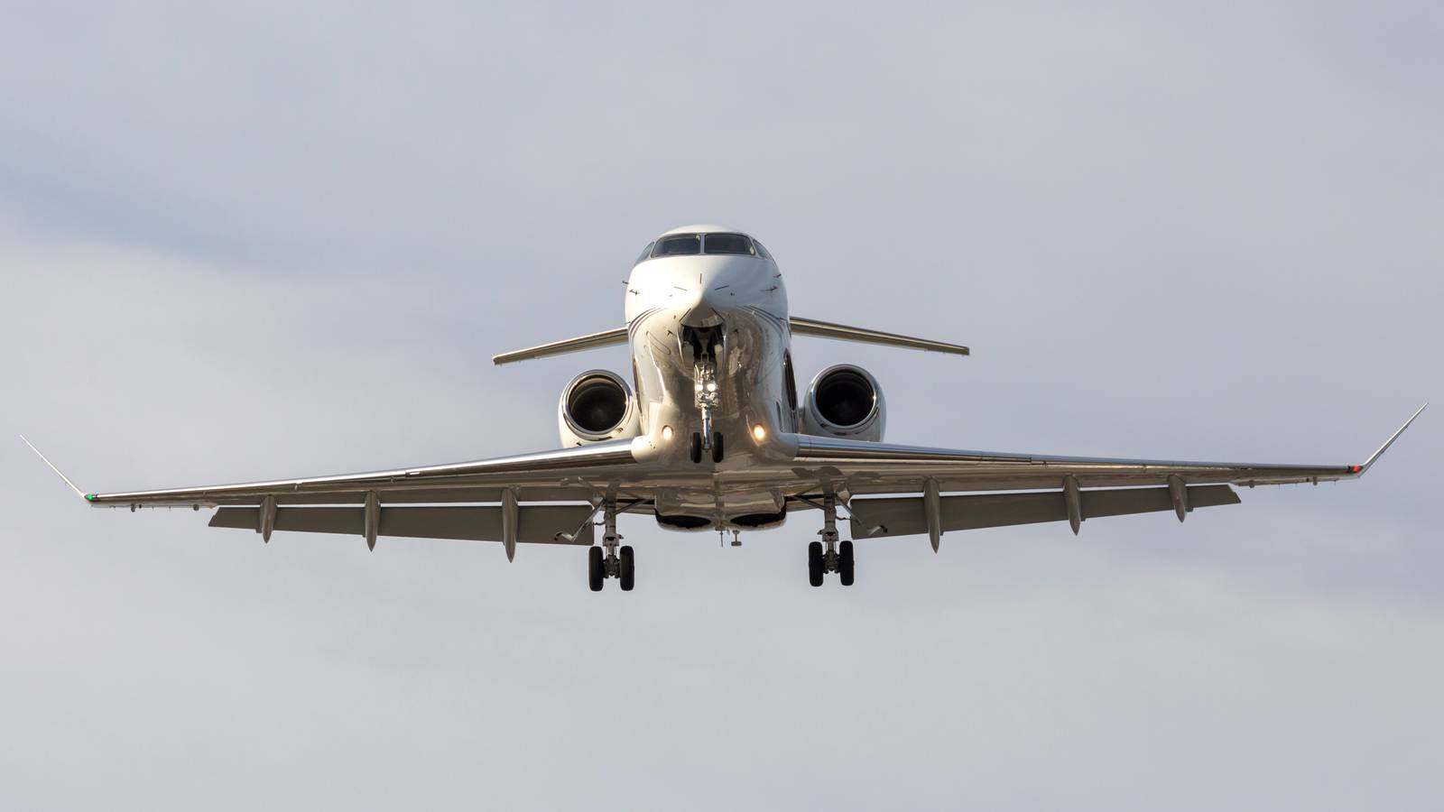 Throwback: David Bowie's Unlikely Heroics Aboard A Private Jet