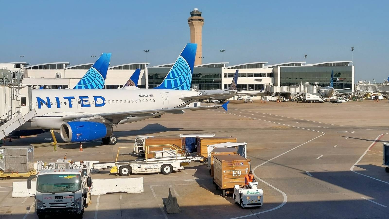 Houston George Bush Airport Opens New International Arrivals Curb
