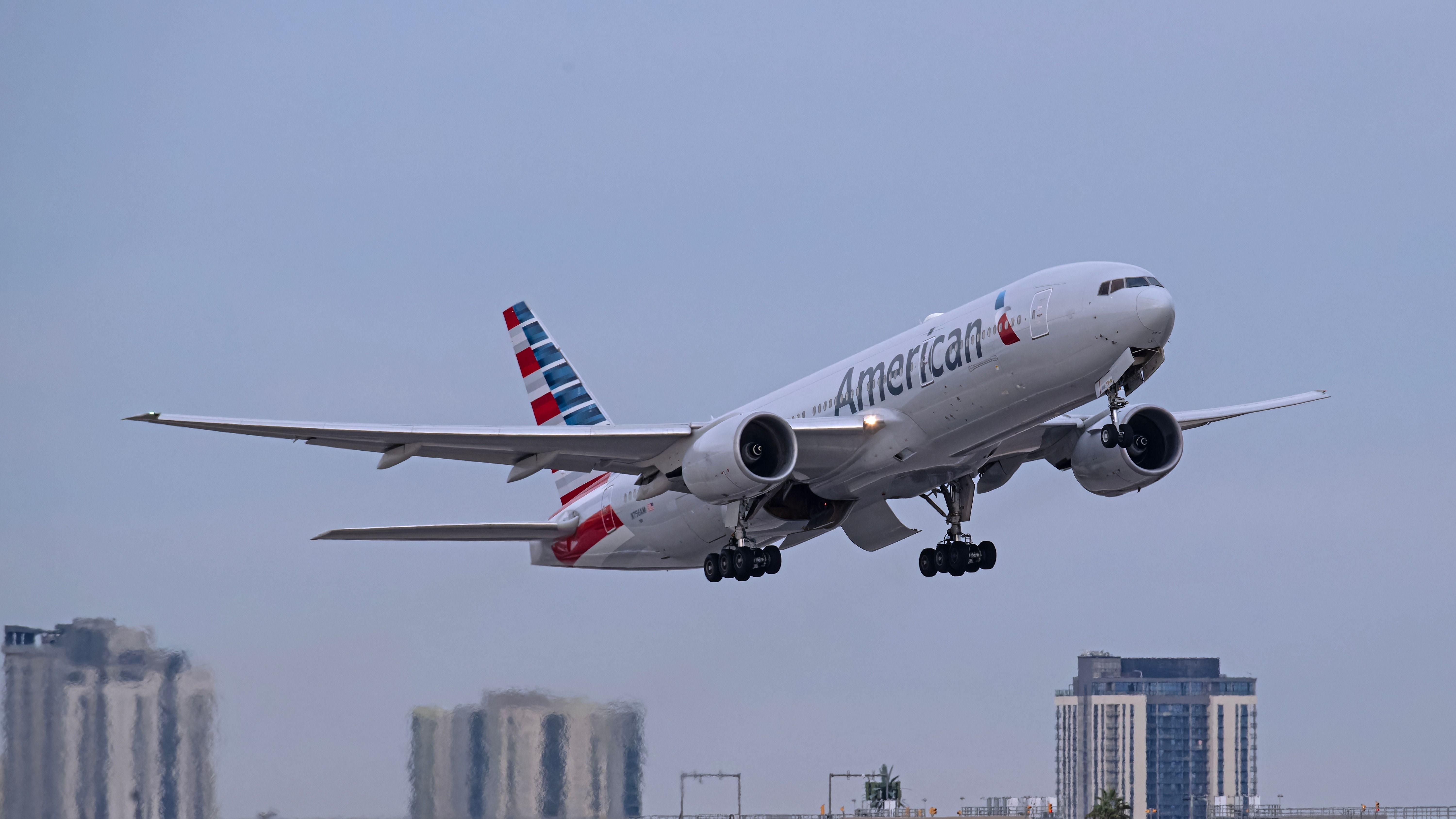 American Airlines Adds Special Boeing 777-200ER Routes To Las