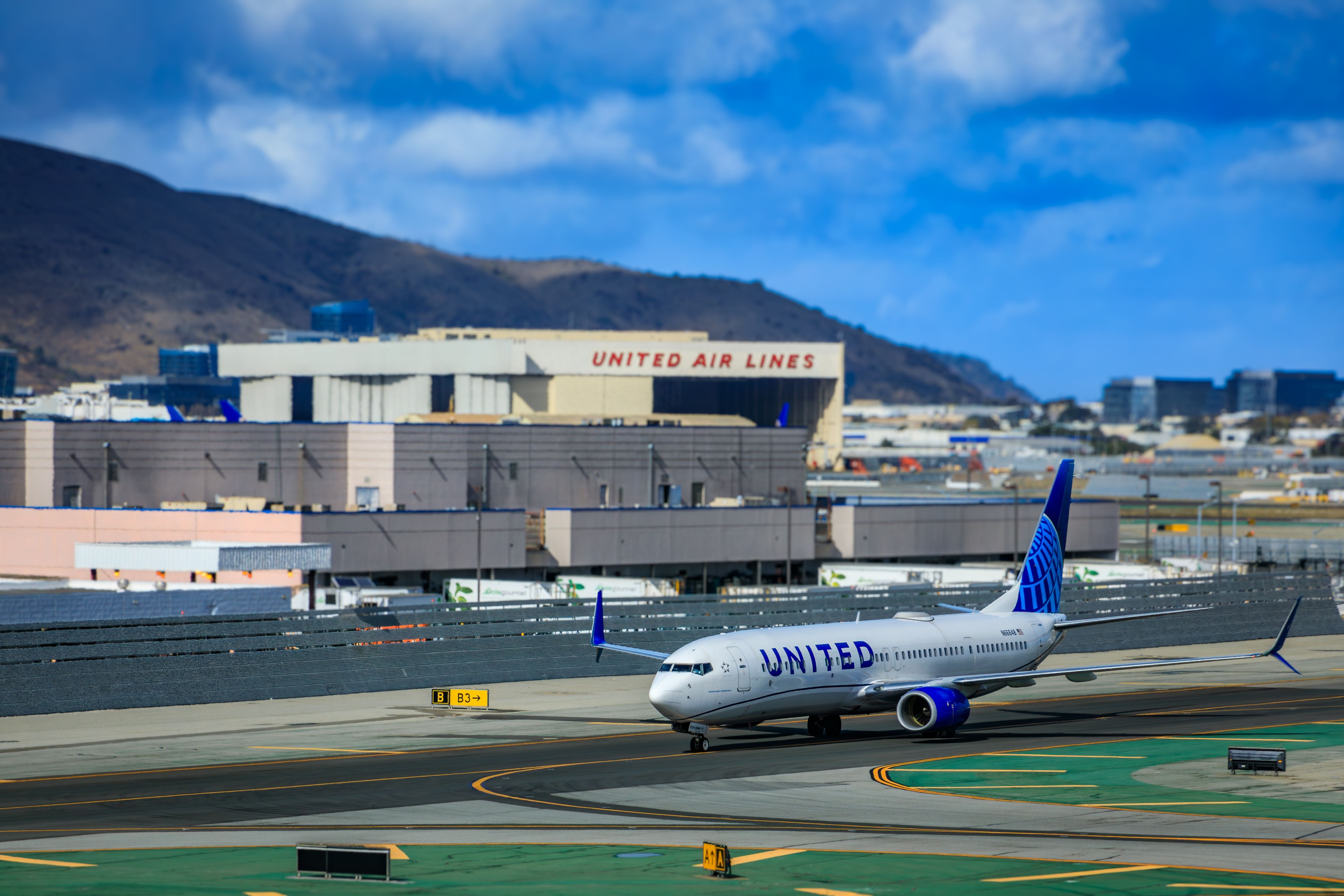 Why Do Departure Boards In North America List Flights Alphabetically Rather Than Chronologically?