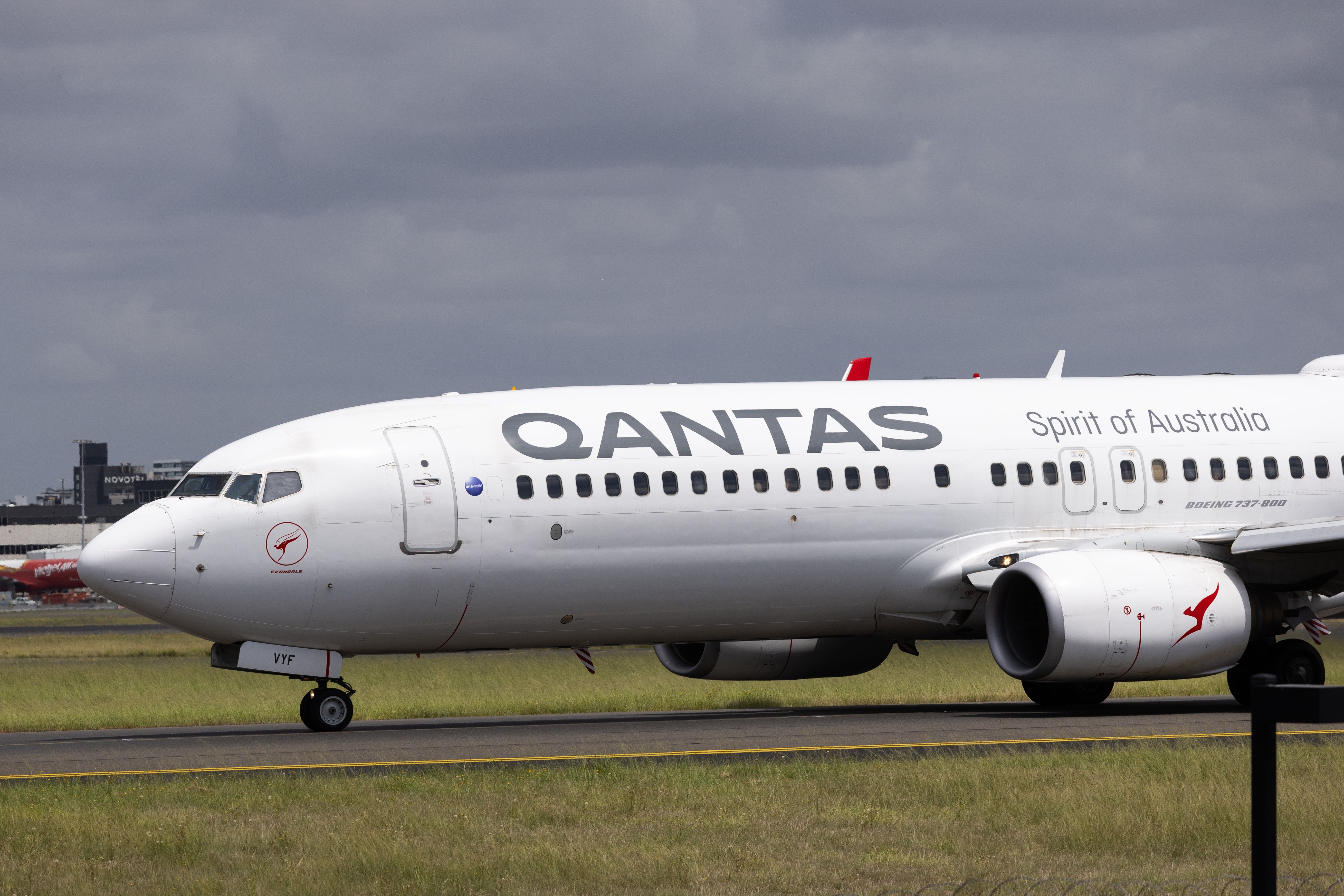Qantas To Boost Fuel Efficiency With Split Scimitar Boeing 737 Wingtips