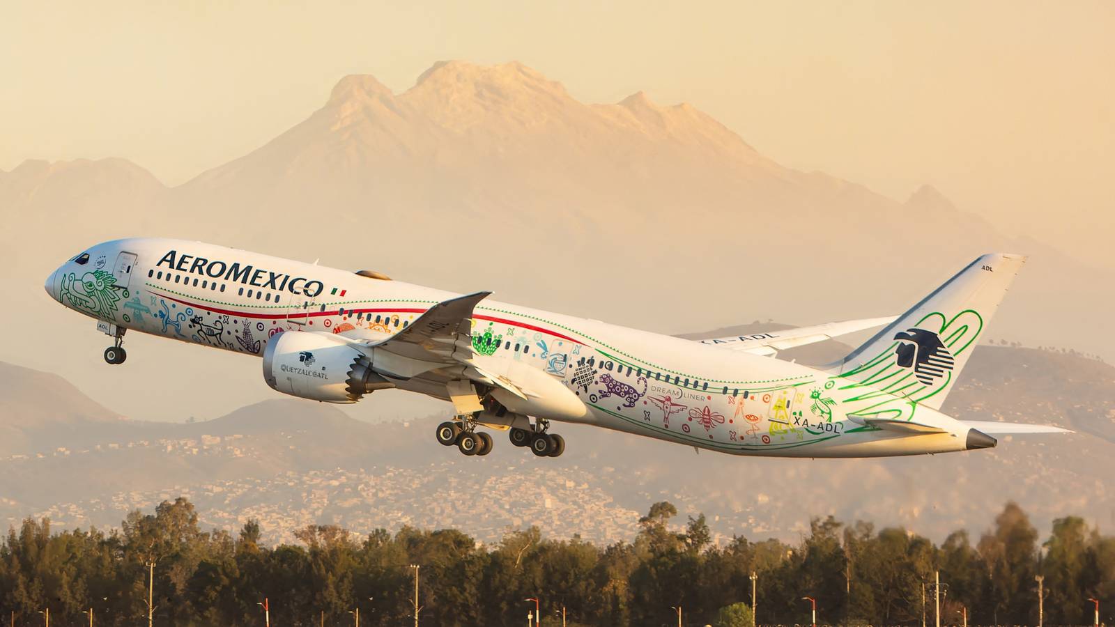 Volcanic Ash Disrupts Flights In Mexico City