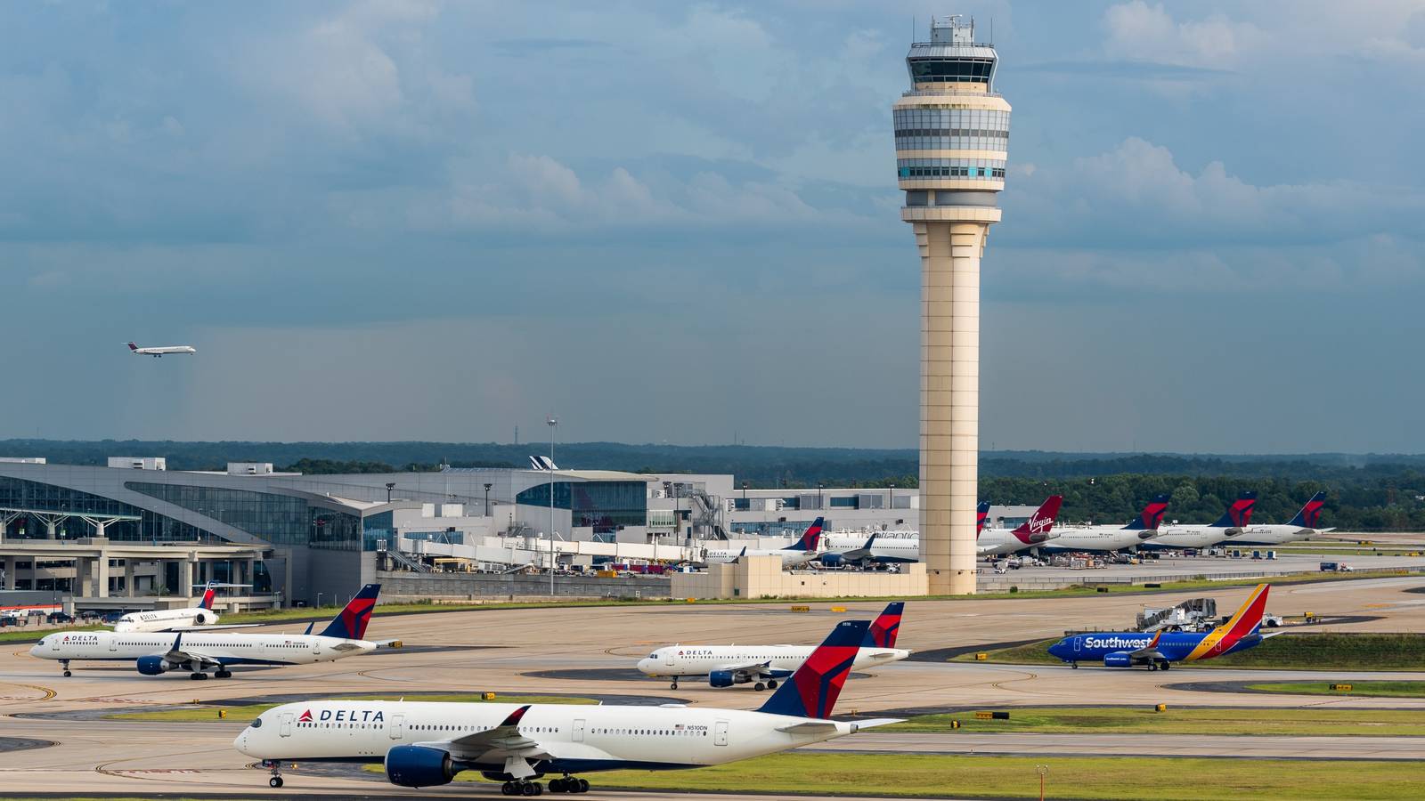 The 10 Busiest US Airports By Number Of Seats This Month