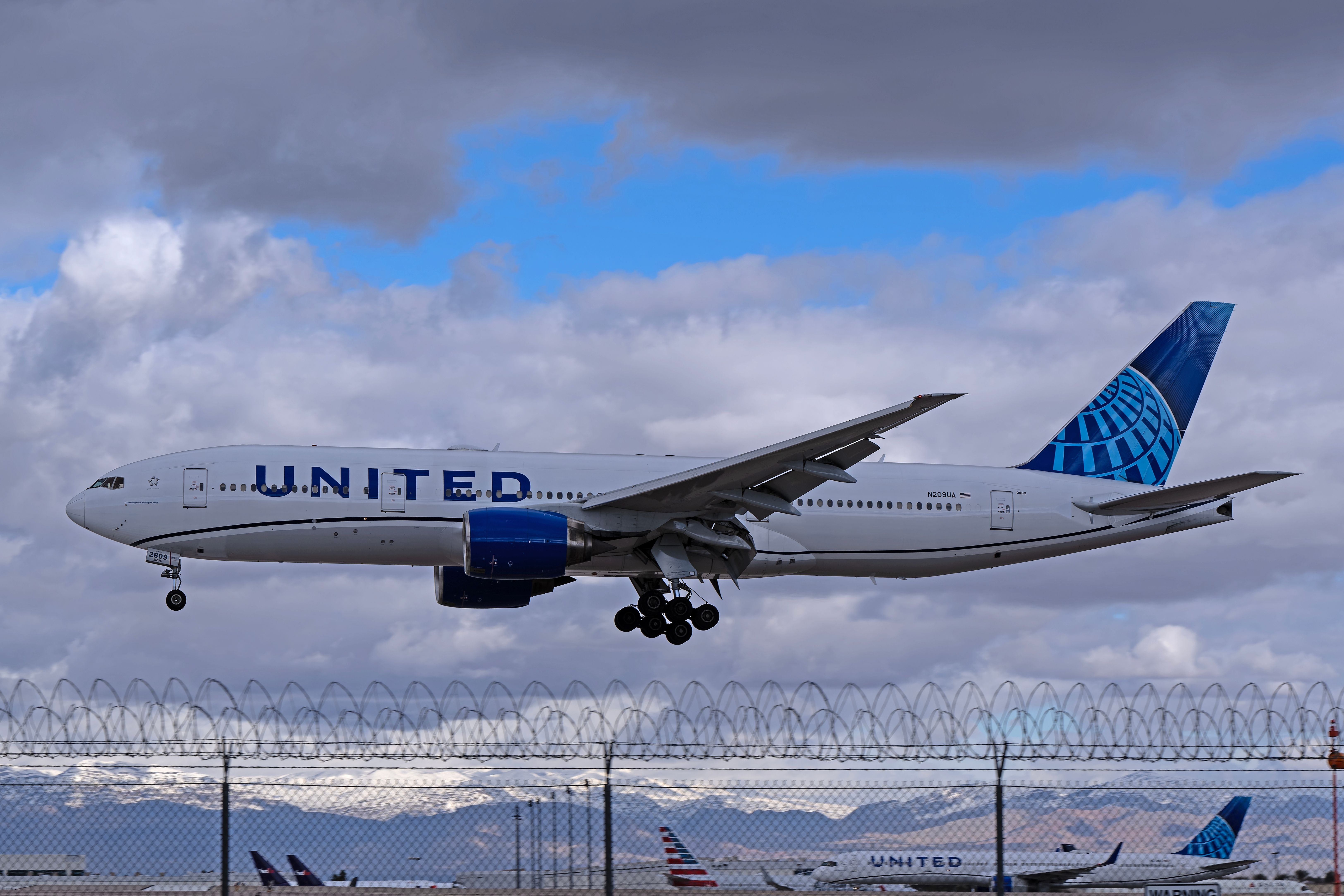 United Airlines Sued After 6-Year-Old Girl Allegedly Burned By Inflight Meal