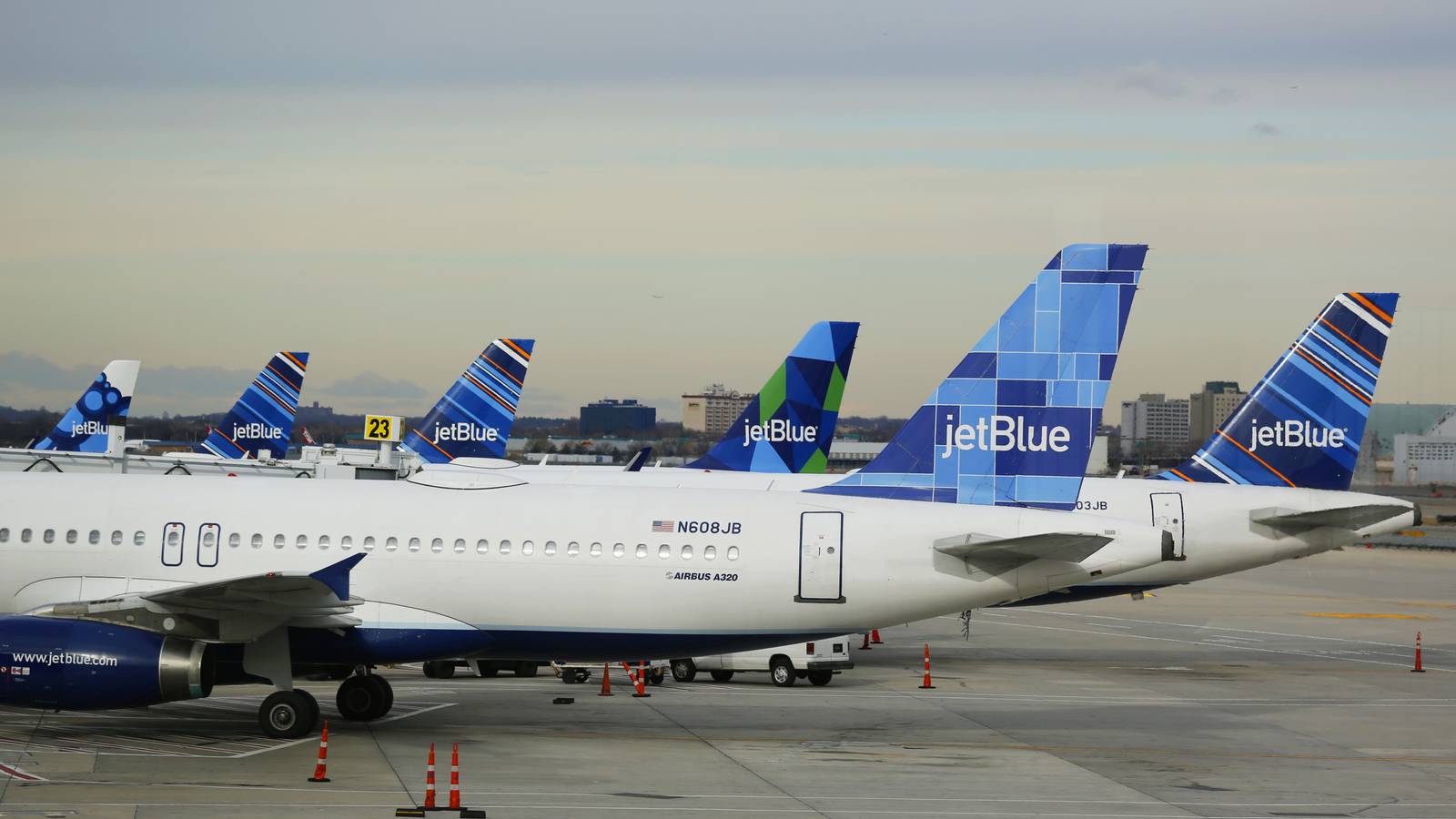 Billionaire Carl Icahn Buys Near 10% Stake In JetBlue, And Stocks Rise