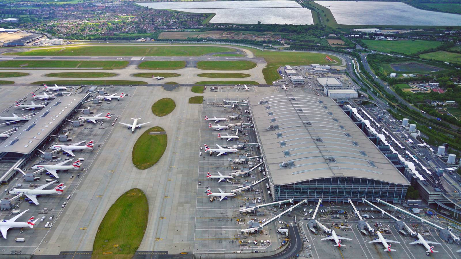 Post-Pandemic Shift: London Heathrow Airport Reports 1st Profit Since 2019