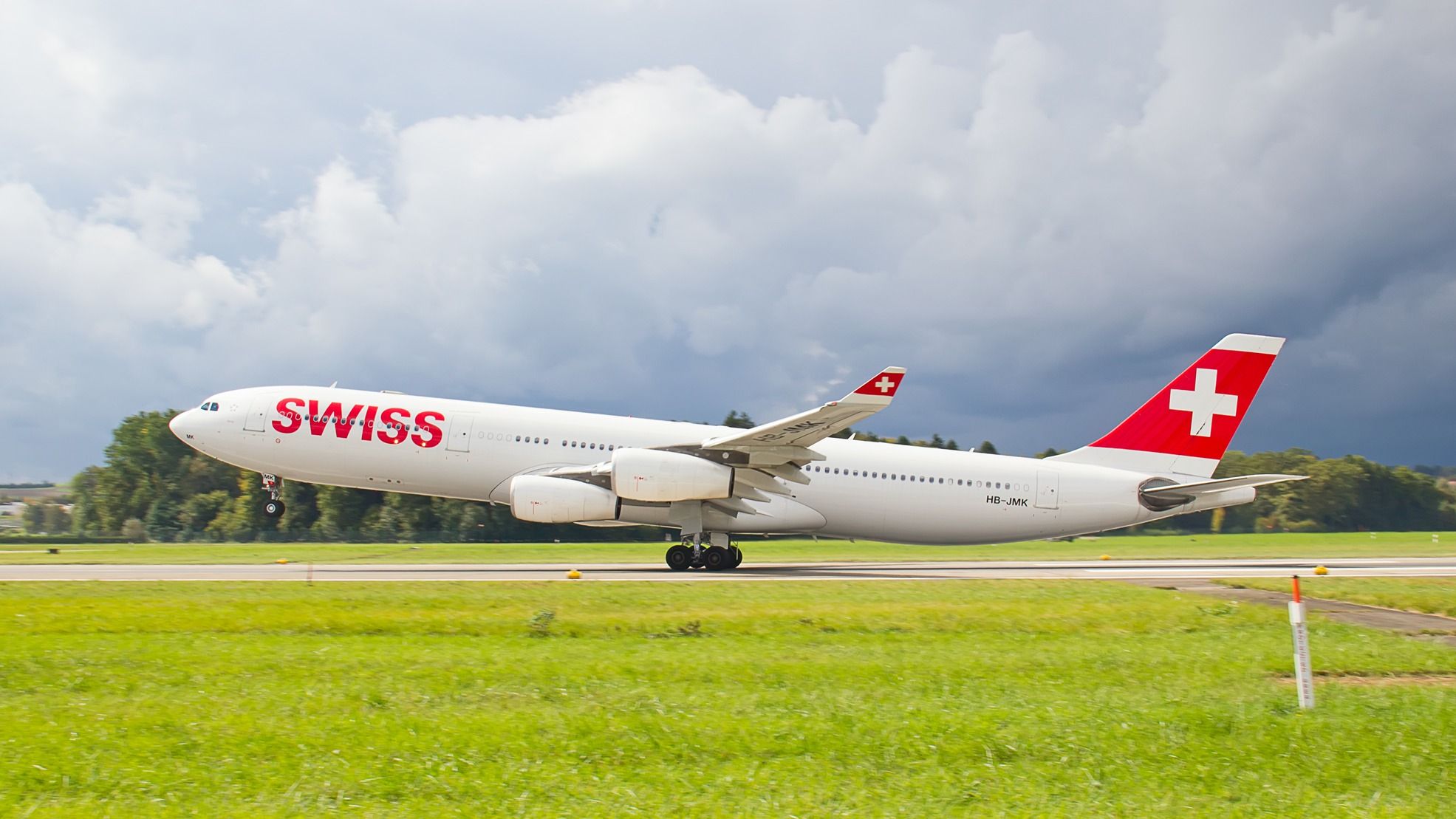 swiss-airbus-a340-300-