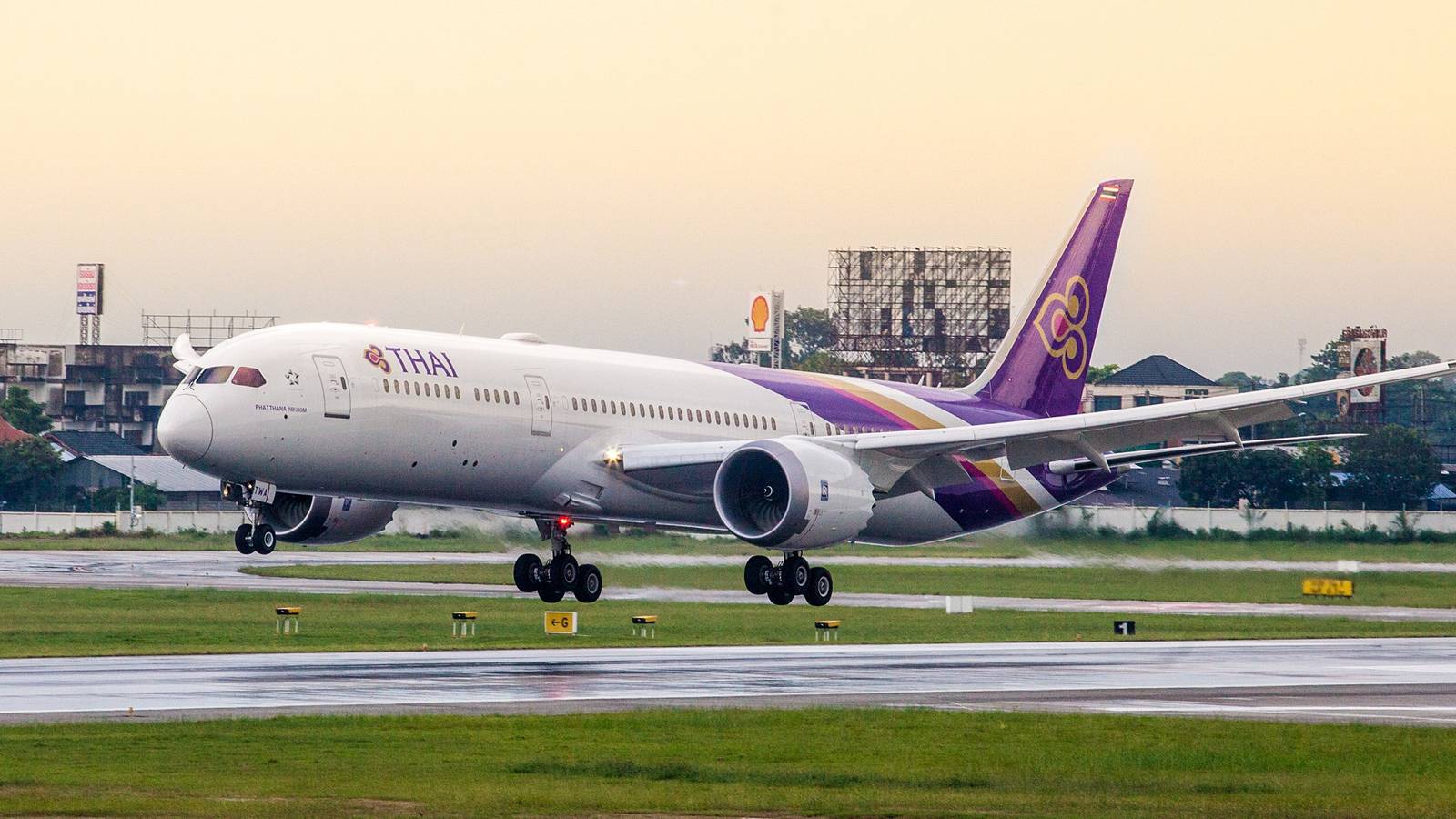 Thai Airways Places Huge Order For 45 Boeing 787s At The Singapore Airshow