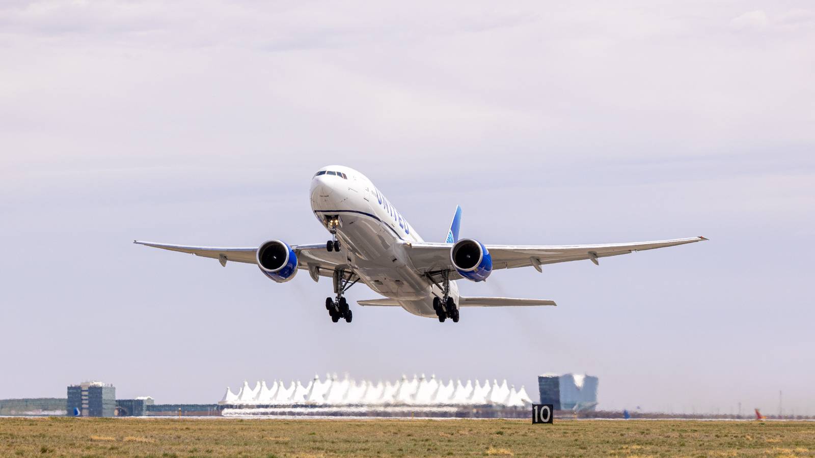 How Many Seats Are On A Boeing 777?