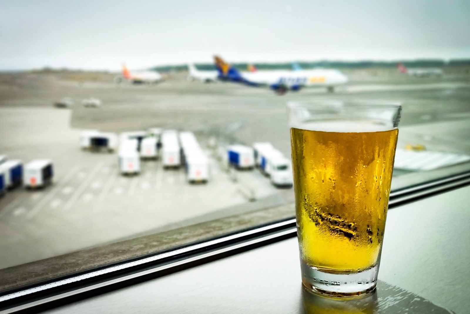 Cheers: The Cheapest & Most Expensive US Airports For Beer