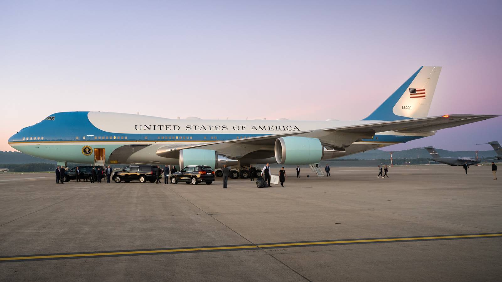 White House Clamps Down On Journalists Stealing From Air Force One