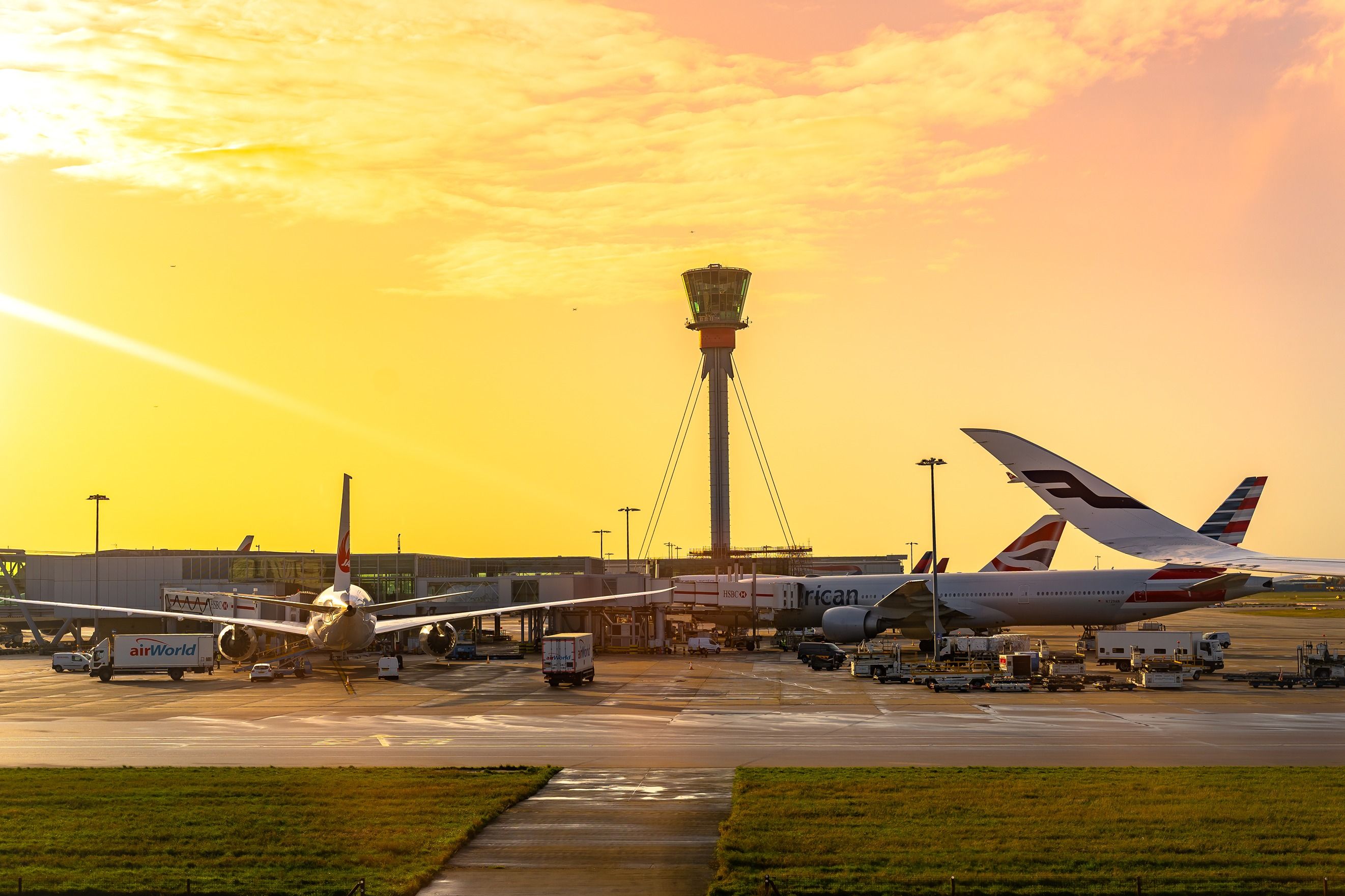 Why Is Airport Food So Expensive?