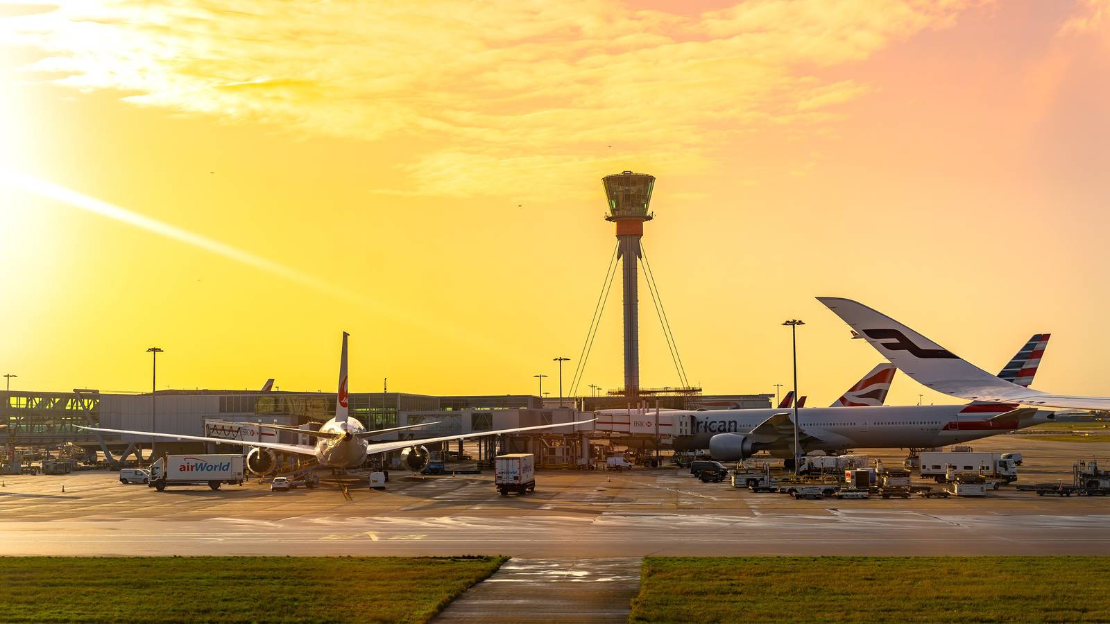 Why Is Airport Food So Expensive?