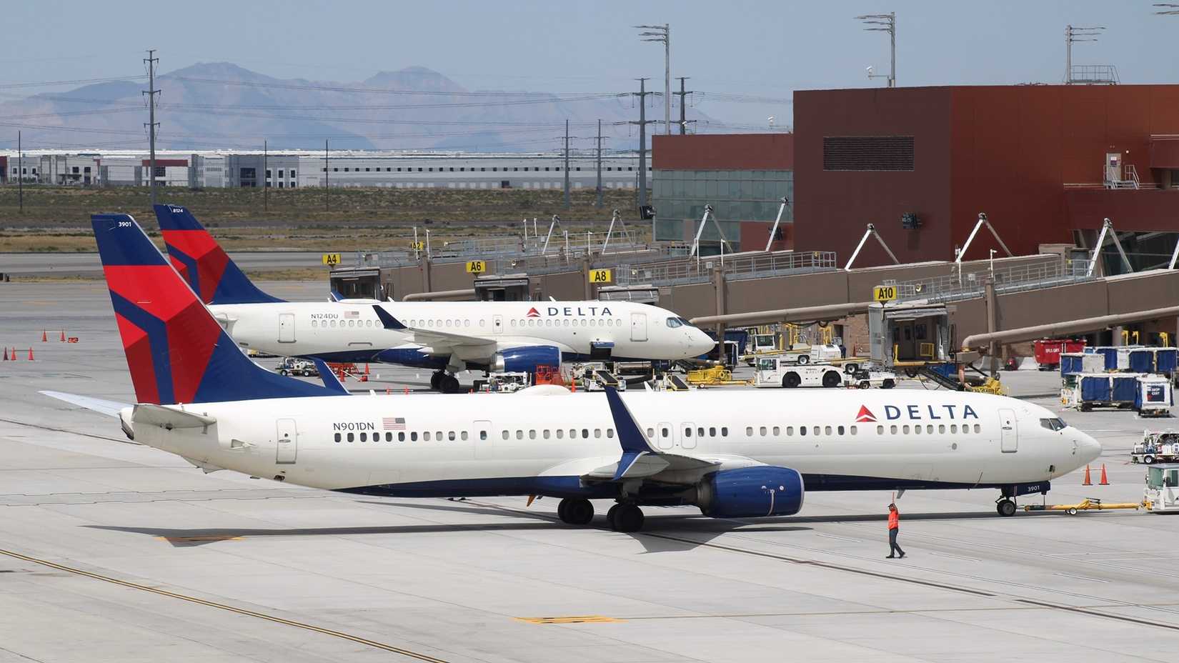 Delta Air Lines Delayed Flight Raises Questions About Executive Privileges - image 2