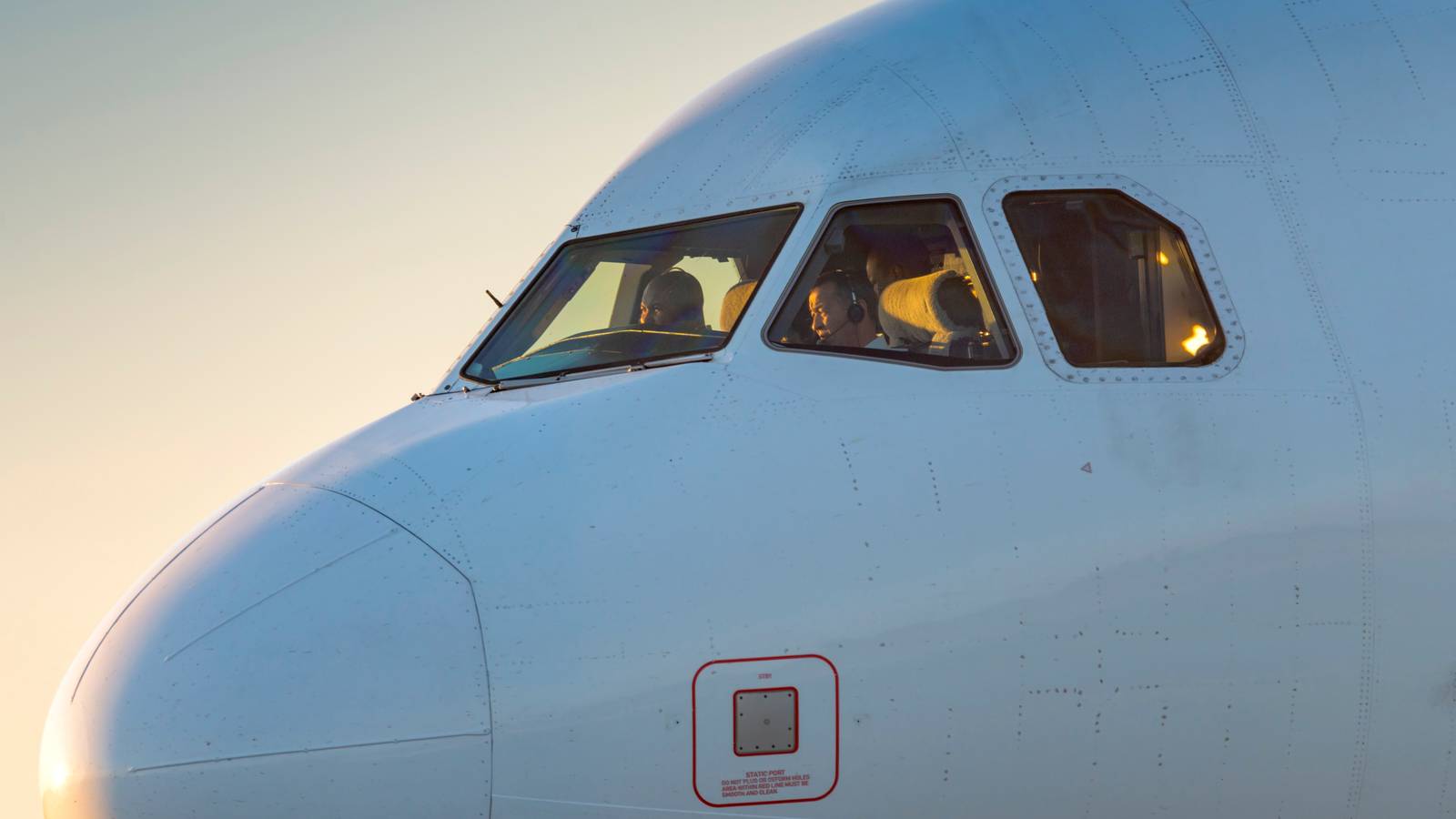 How Much (Or Little) Can Pilots See From The Cockpit When Taxiing?