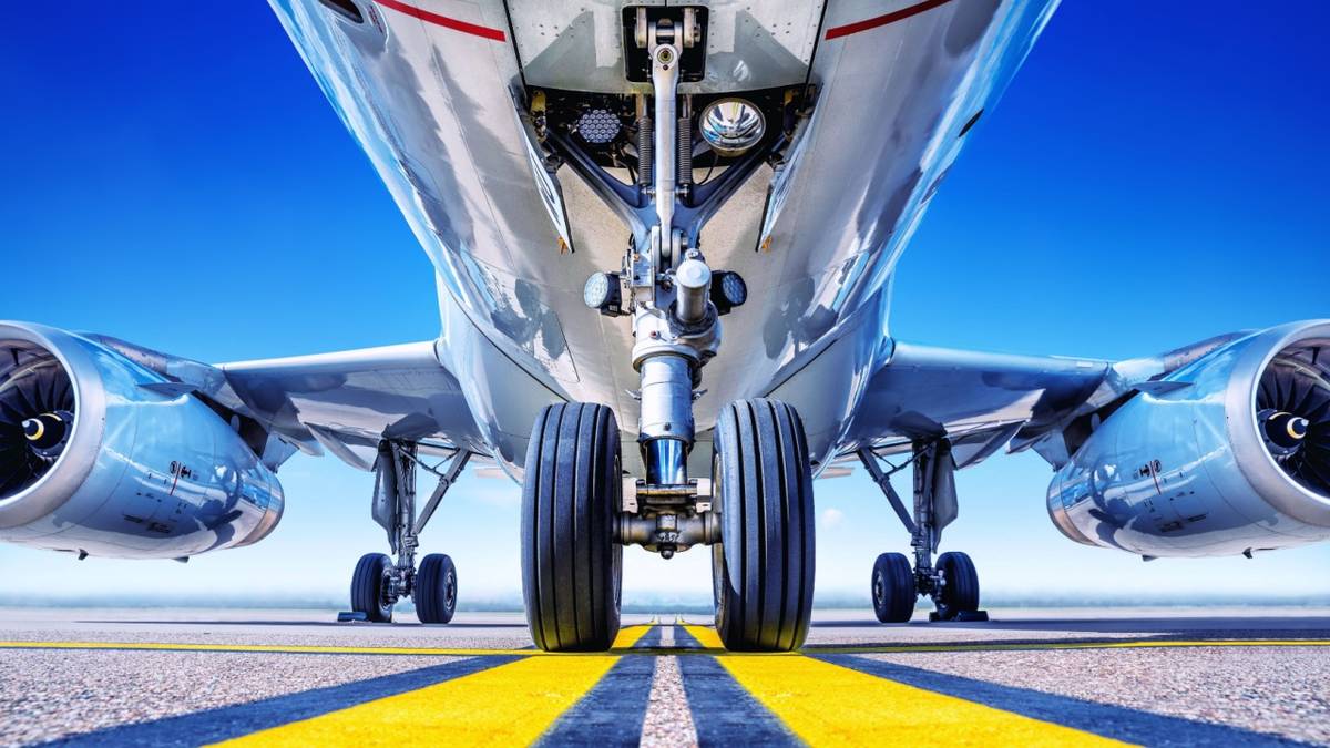 How Does Aircraft Landing Gear Work?