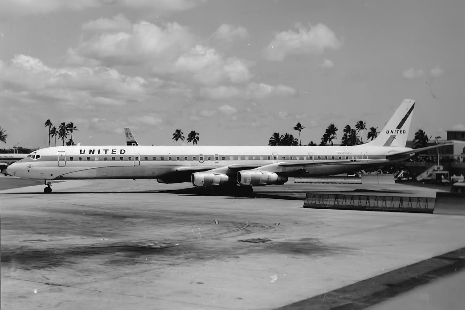 From Air Mail To Passenger Giant: The History Of United Airlines
