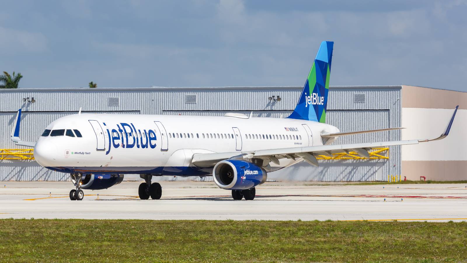 JetBlue Facing Backlash For Charging Couple Over $5,000 For Faulty Mint Seats