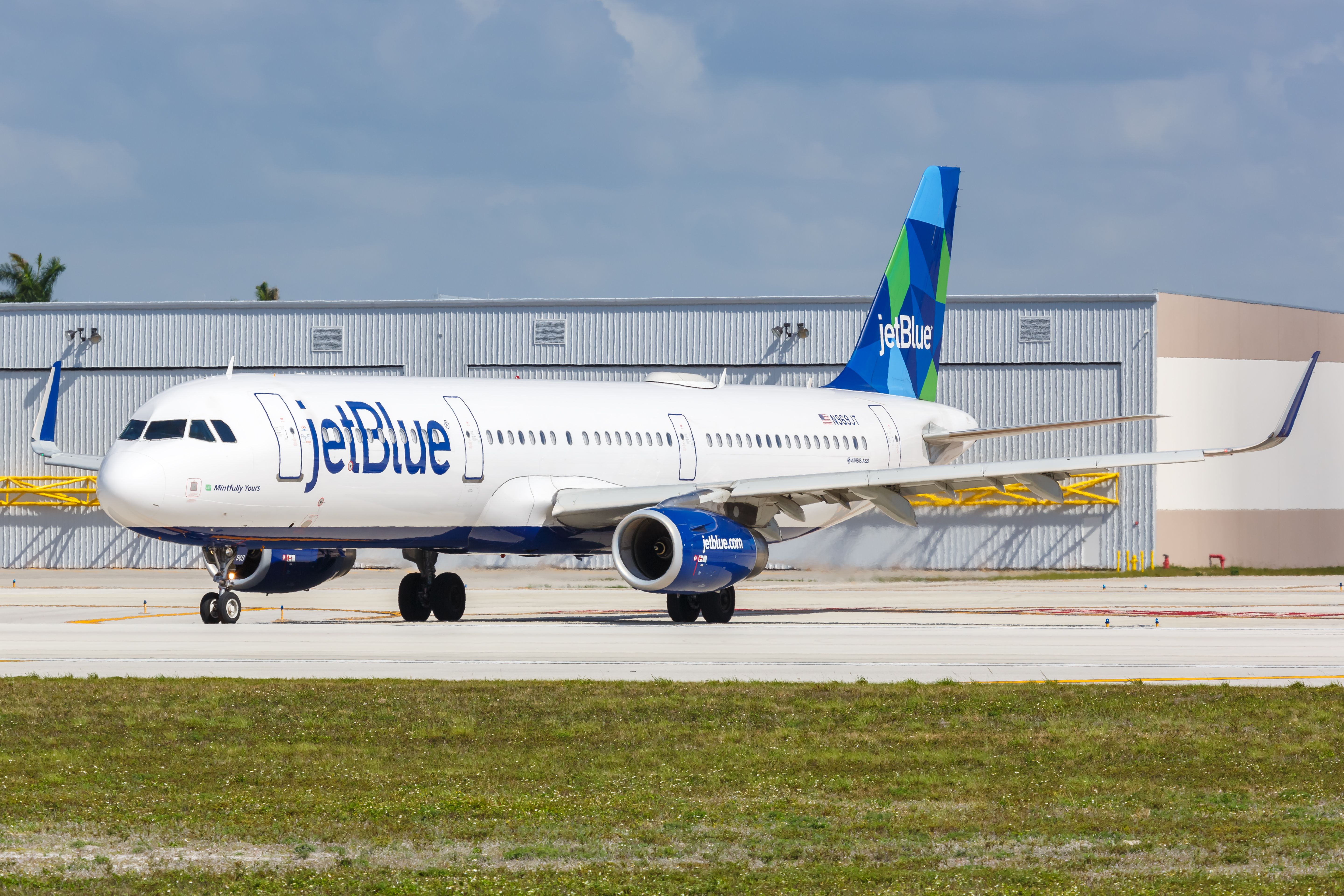 JetBlue Facing Backlash For Charging Couple Over $5,000 For Faulty Mint Seats