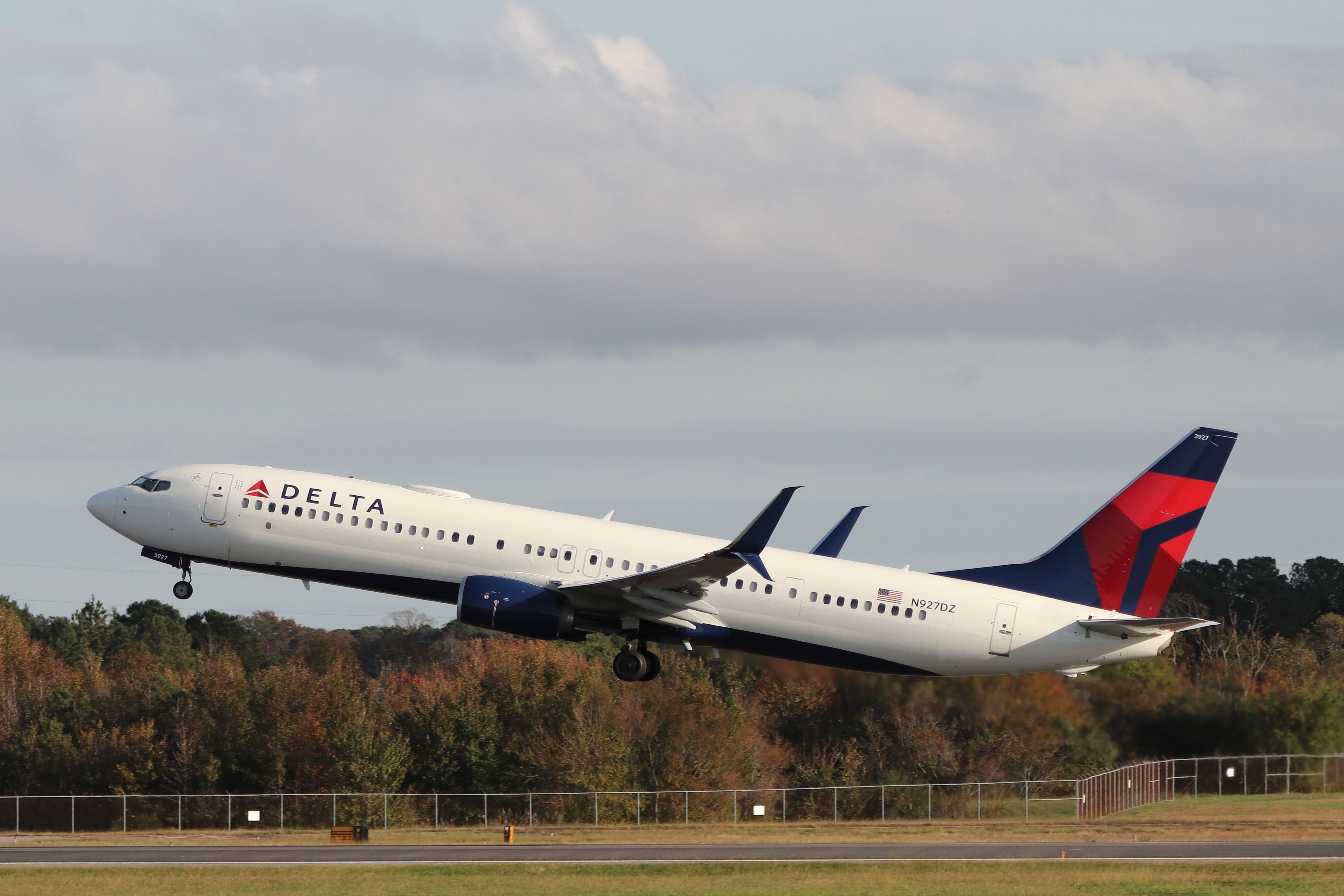 Jammed Door: Passenger On Delta Air Lines Flight Gets Stuck In Lavatory For Over 30 Minutes