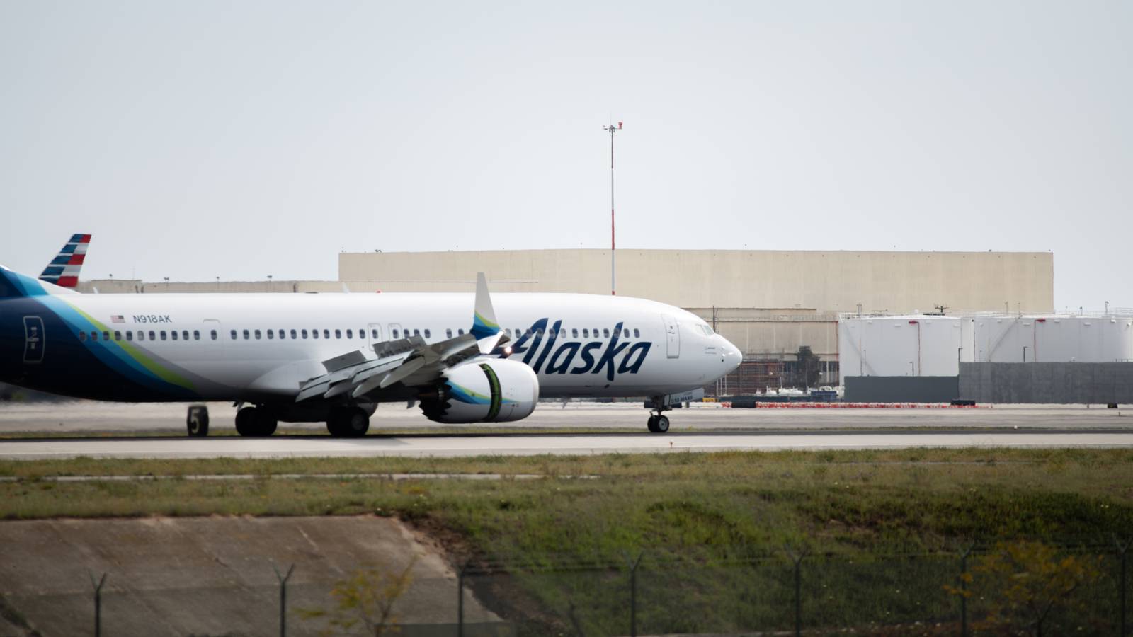 DOJ Opens Investigation Into Alaska Airlines Boeing 737 MAX 9 Door Blowout