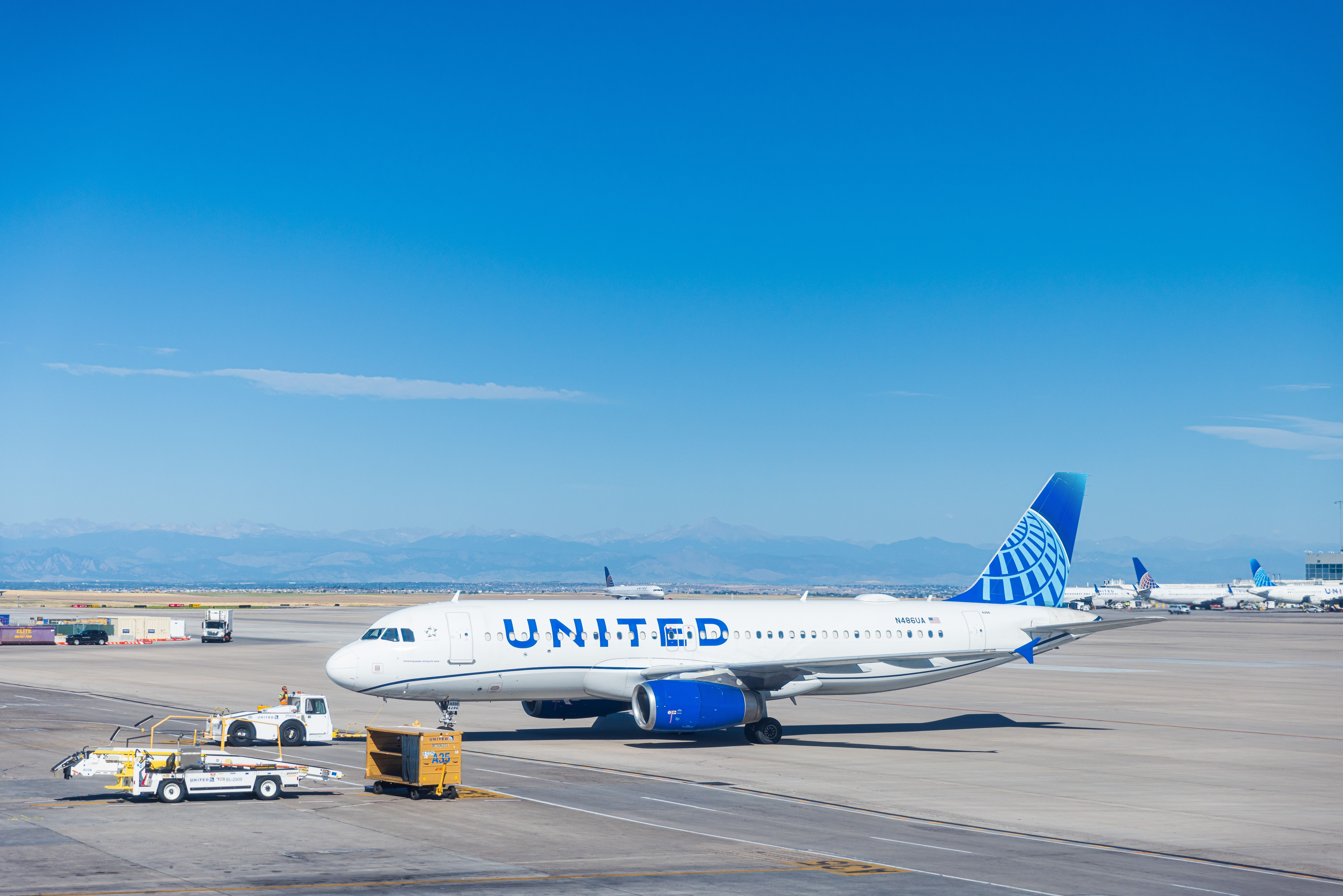 United Airlines Airbus A320 Diverts To Los Angeles Amid Hydraulic Failure