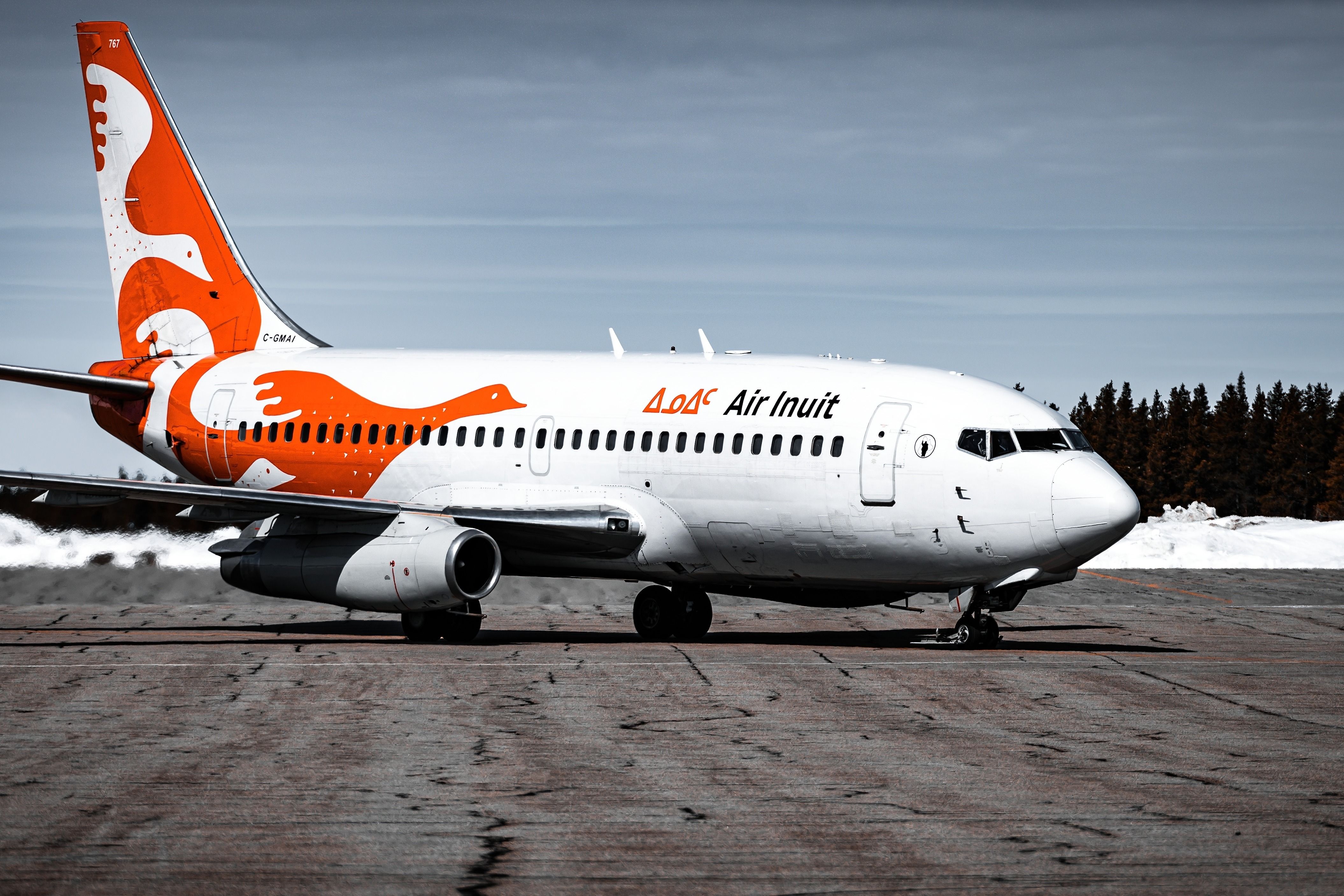 Air Inuit Boeing 737-200