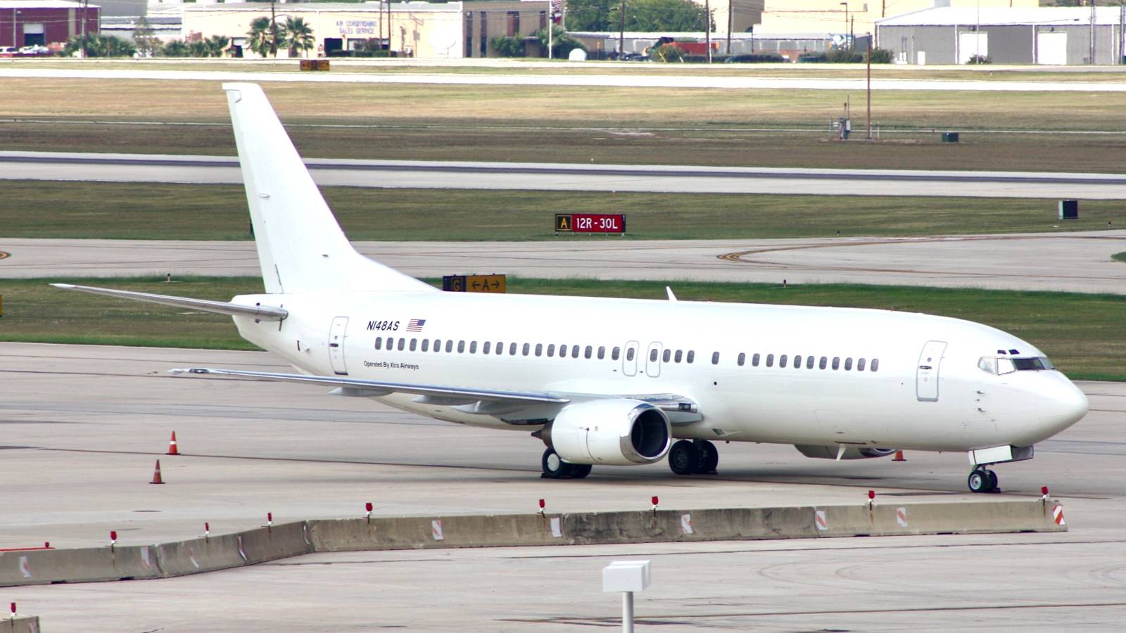 The Largest Boeing 737 Classic Variant: A Look At The Oldest Active 737-400s