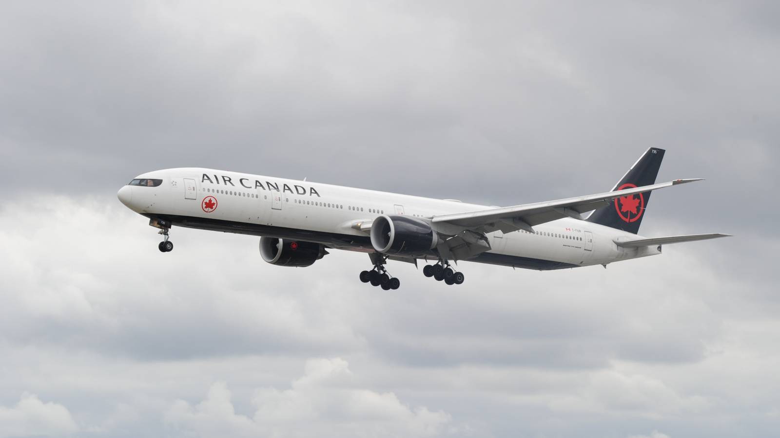 Lightning Strikes Air Canada Boeing 777-300ER In Stunning Video