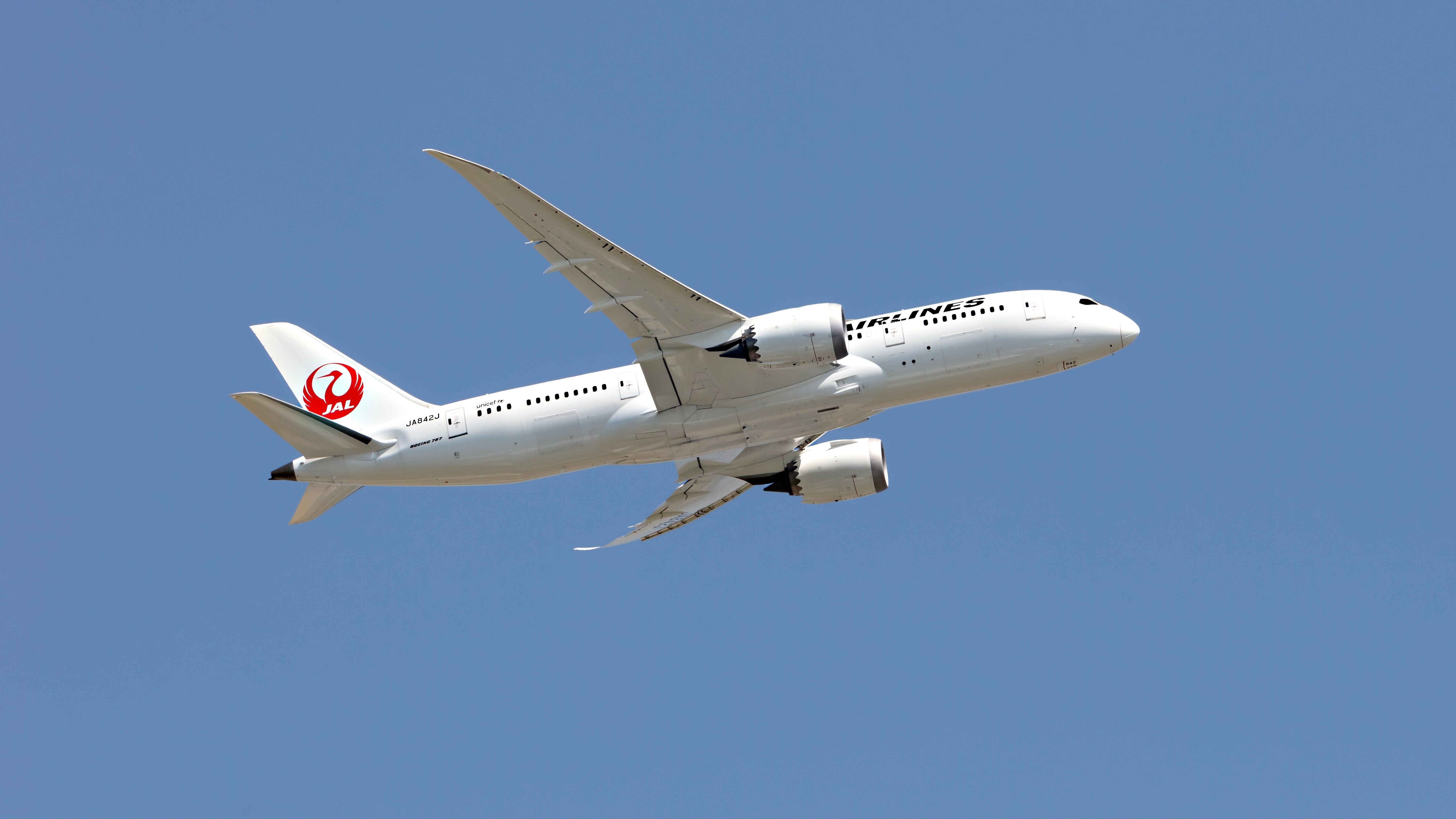 Japan Airlines Orders Up To 20 More Boeing 787 Dreamliners