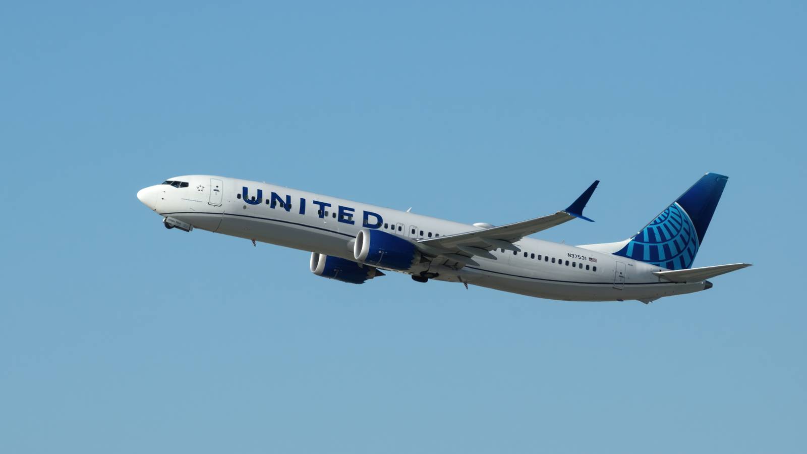 Boeing Delivery Delays Force United Airlines To Pause Pilot Hiring