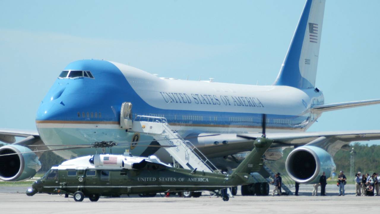 Air Force One & Air Force Two Plane Set - Presidential Aircraft Collection