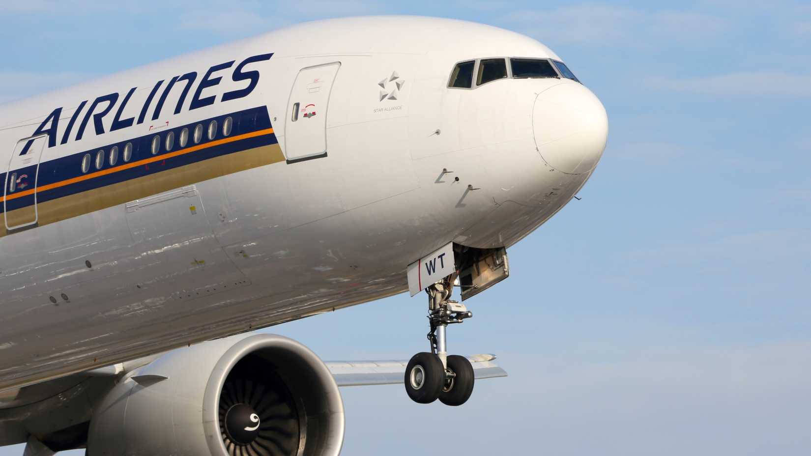 Сінгапурські авіалінії 777-300ER на фінальному заході на посадку
